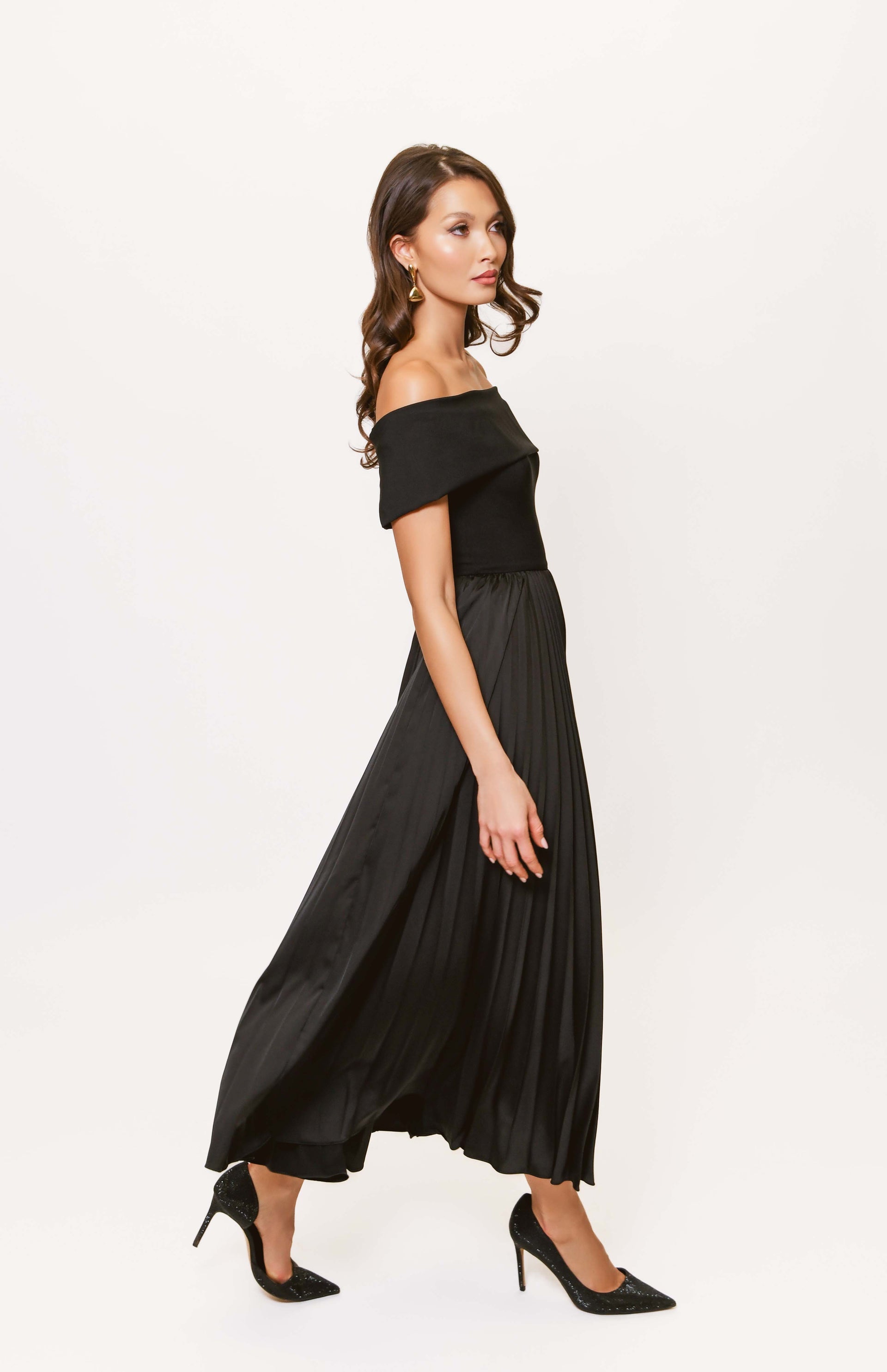 11483-off-shoulder-pleat-dress-in-black-3