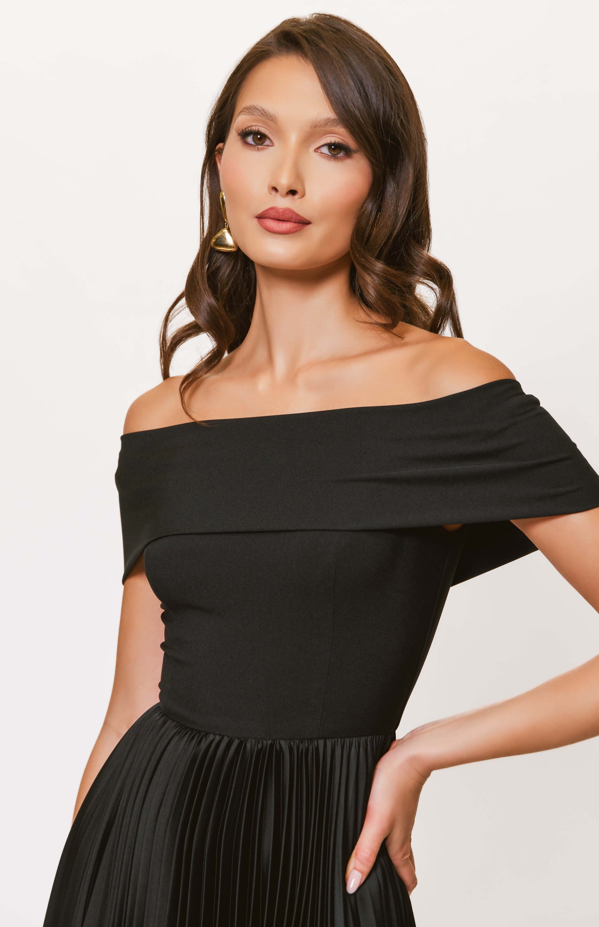 11483-off-shoulder-pleat-dress-in-black-4