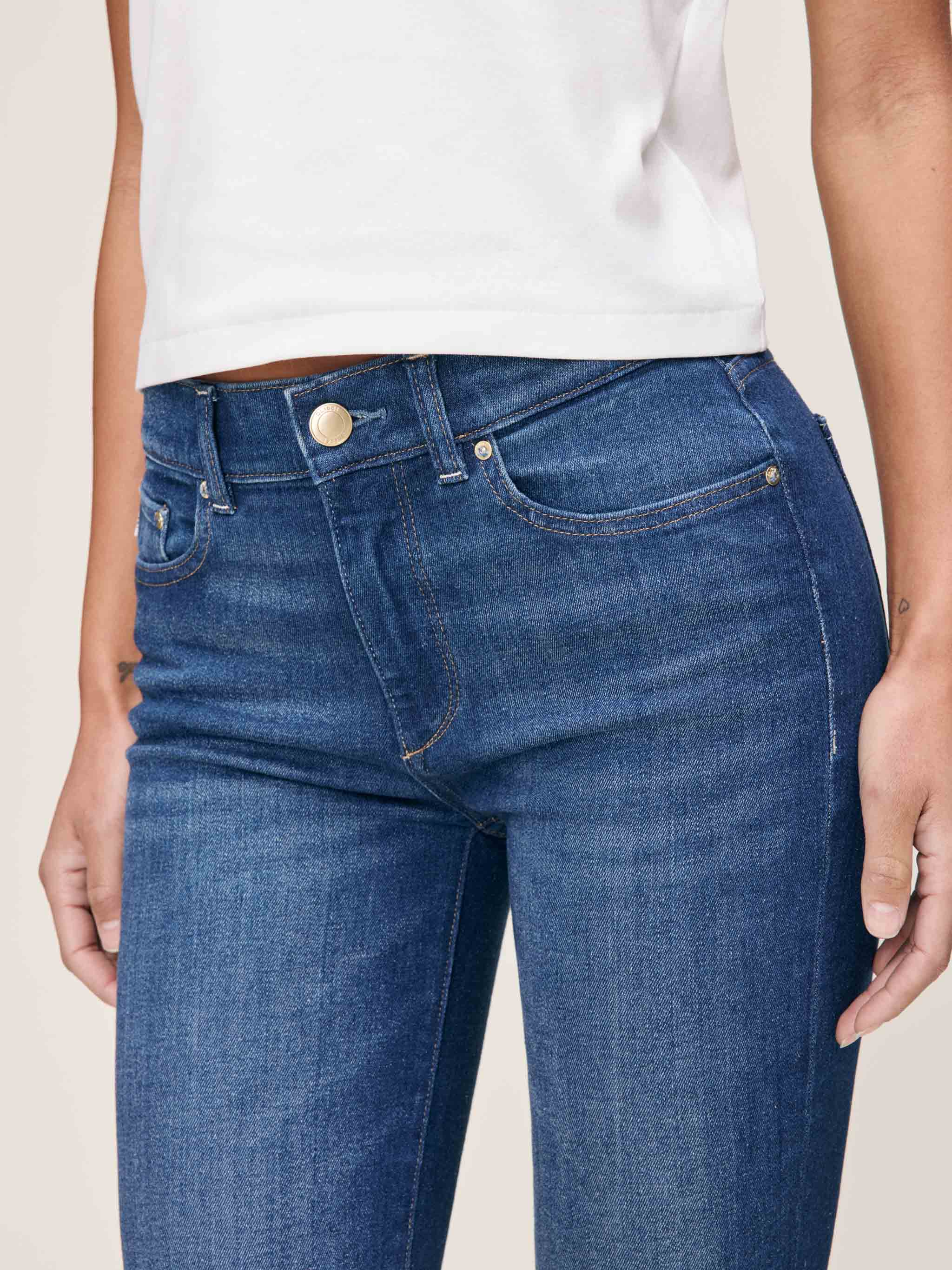 14027-DL1961-mara-straight-mid-rise-denim-in-santa-monica-1