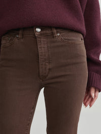 Halle Straight High Rise Instasculpt™ 29" Jean in Brownstone