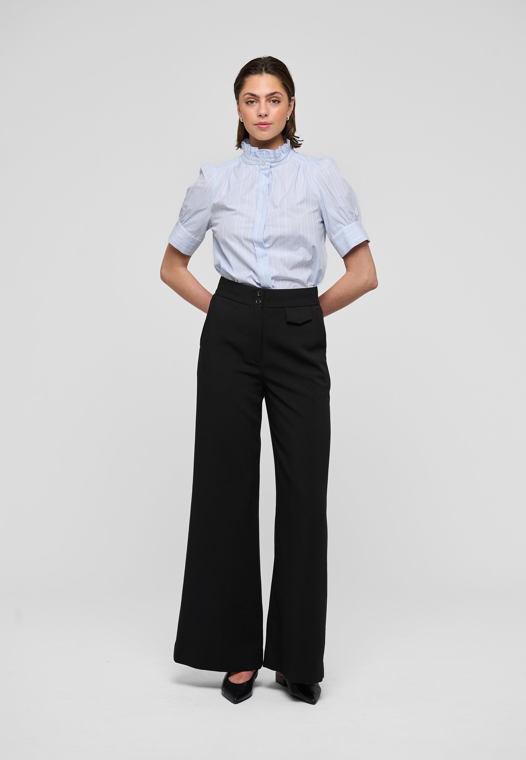 1520126-dea-kudibal-robertas-top-in-tribute-1