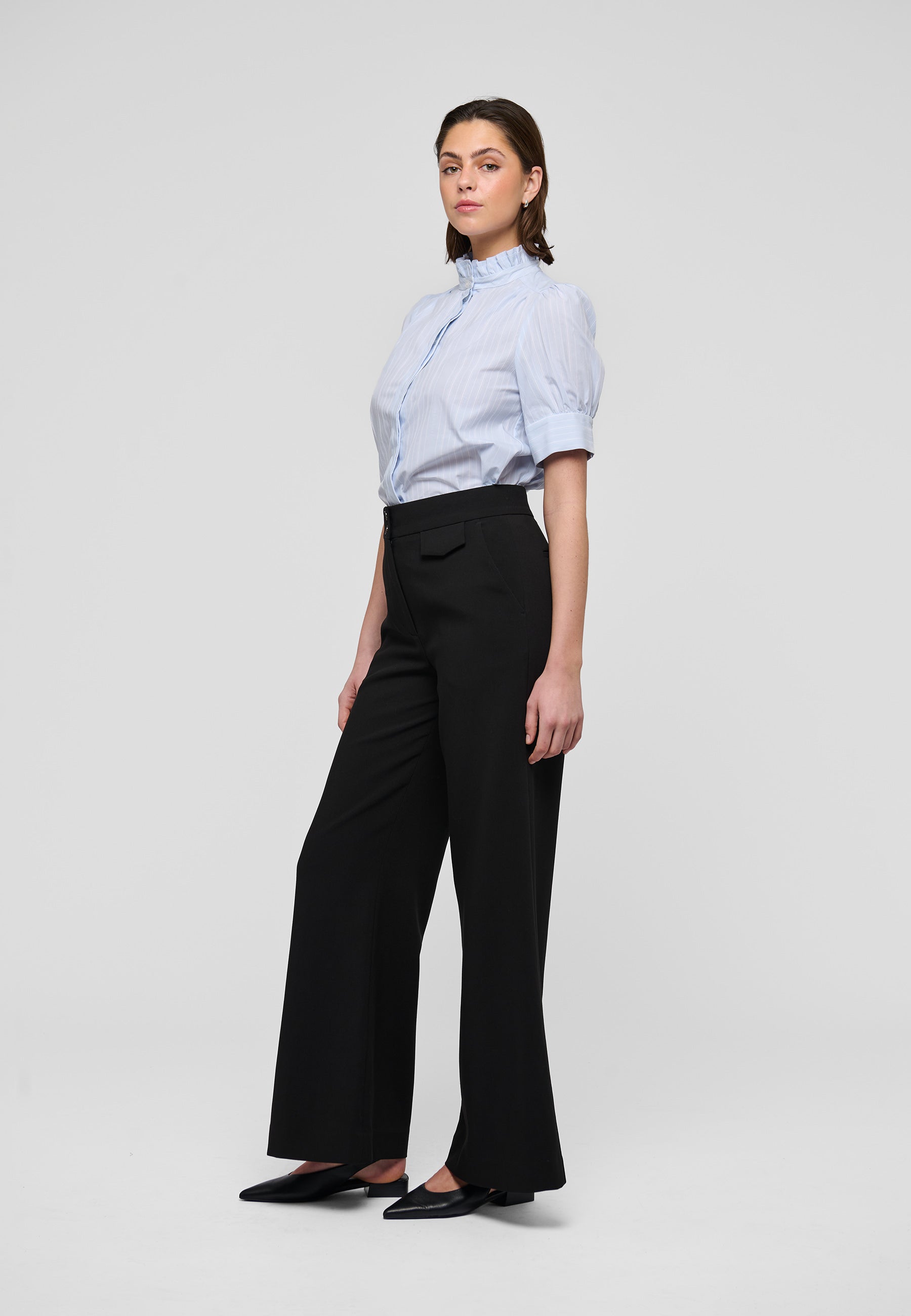 1520126-dea-kudibal-robertas-top-in-tribute-1