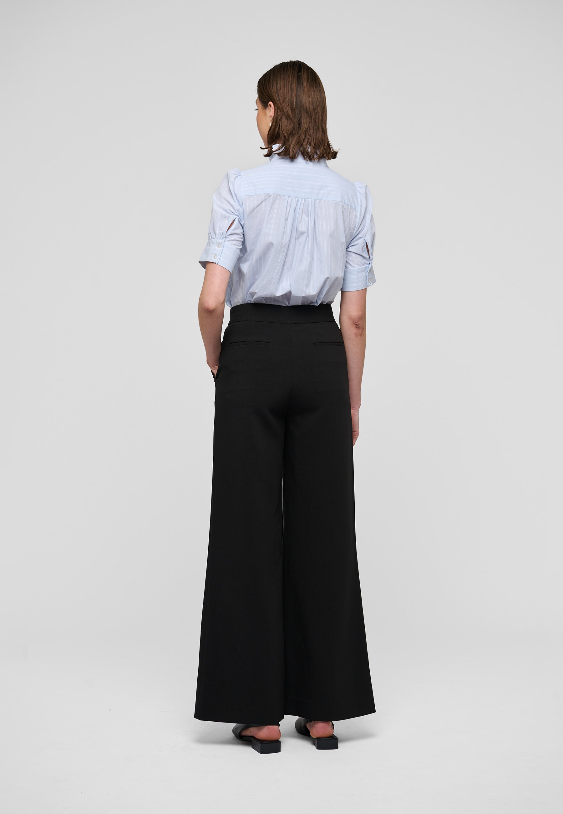 1520126-dea-kudibal-robertas-top-in-tribute-1