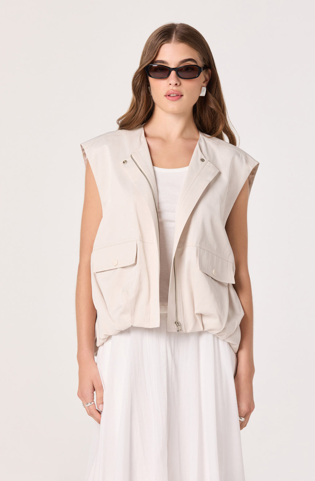 19424-astr-the-label-radley-oversized-cargo-zip-vest-in-bone-1