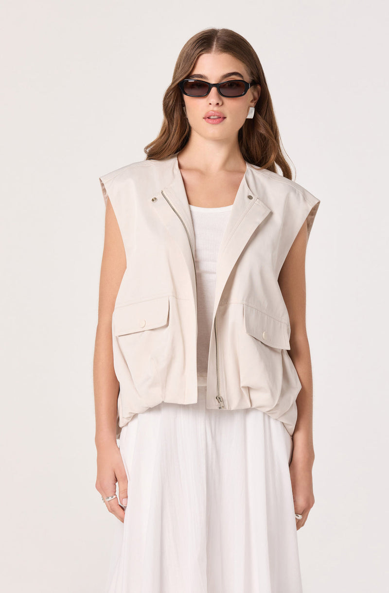19424-astr-the-label-radley-oversized-cargo-zip-vest-in-bone-1