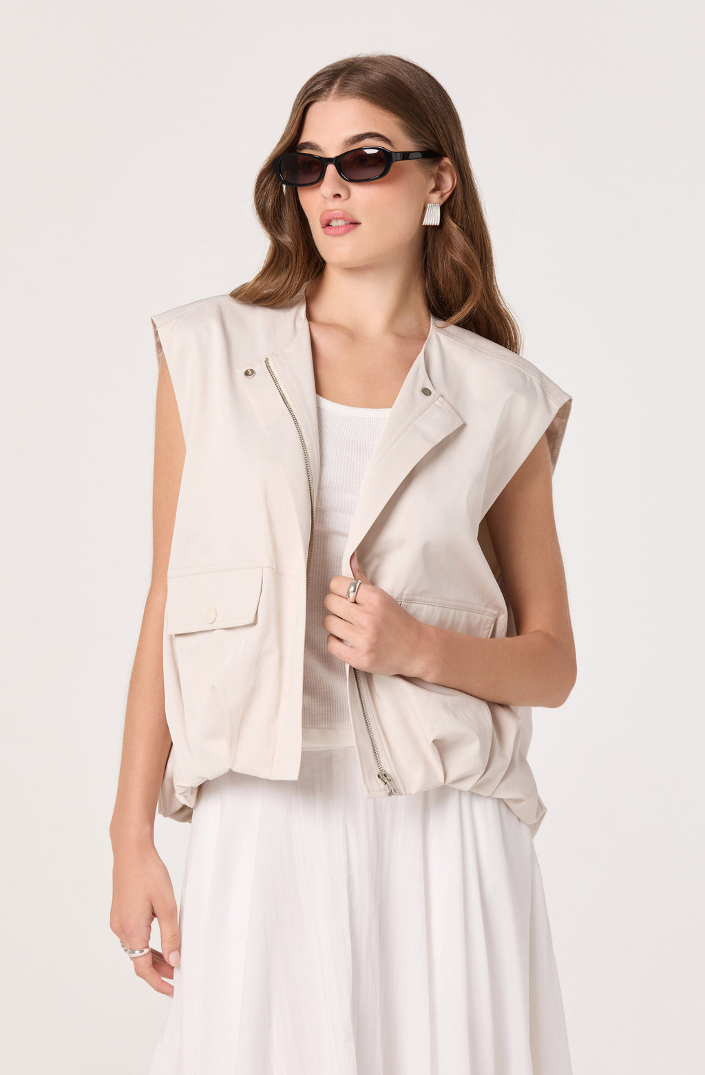 19424-astr-the-label-radley-oversized-cargo-zip-vest-in-bone-1