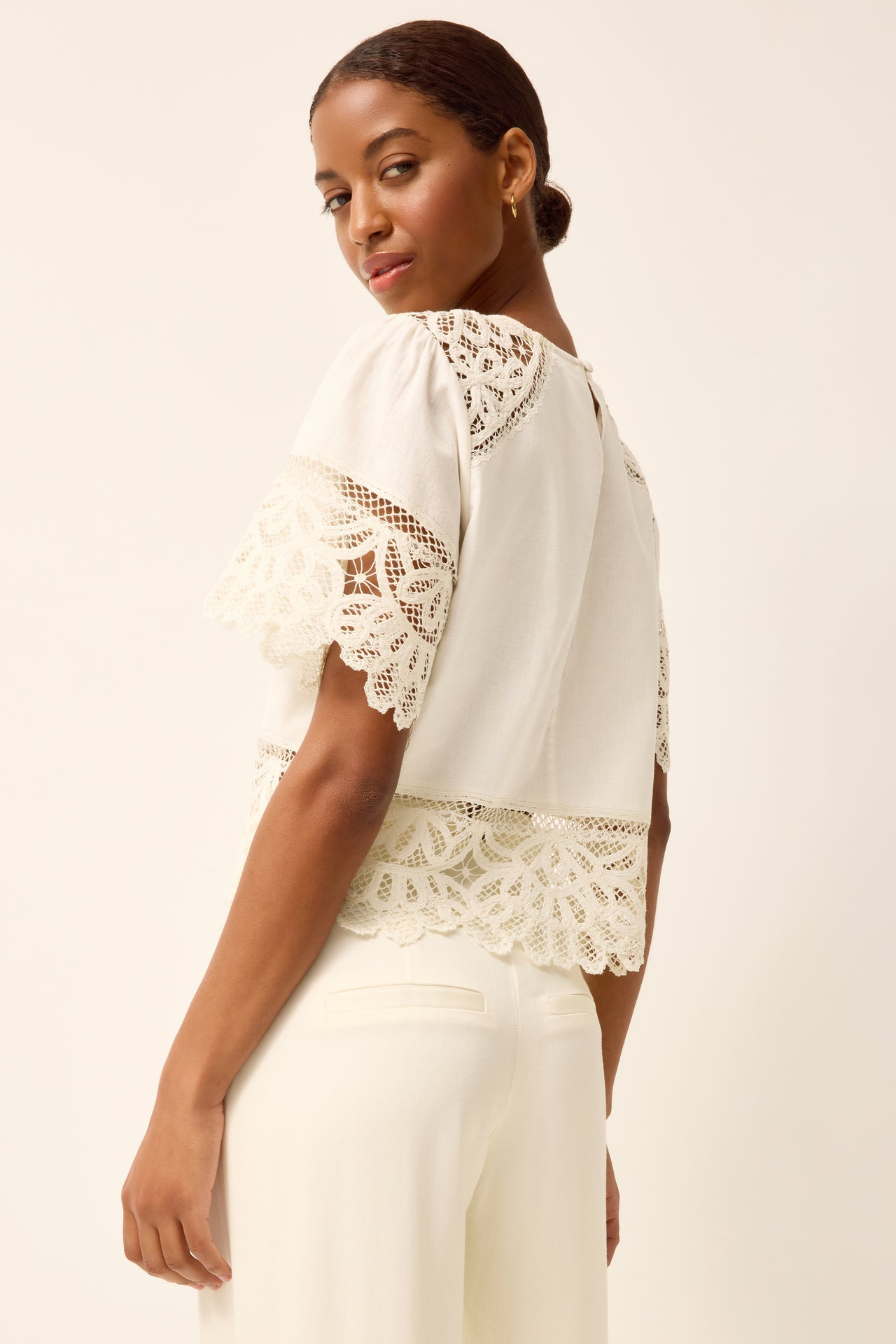 1Q16-355-100-marie-oliver-kourt-top-in-egret-1