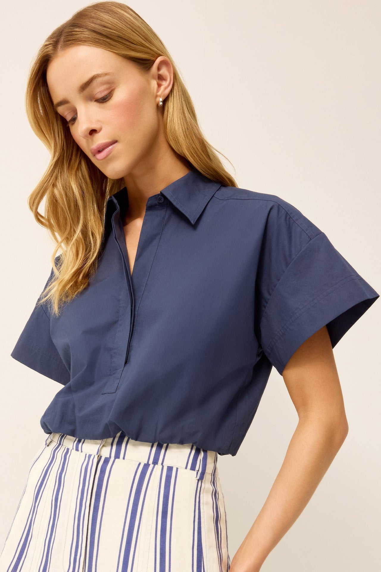 1S11-138-141-marie-oliver-sierra-blouse-in-navy-1