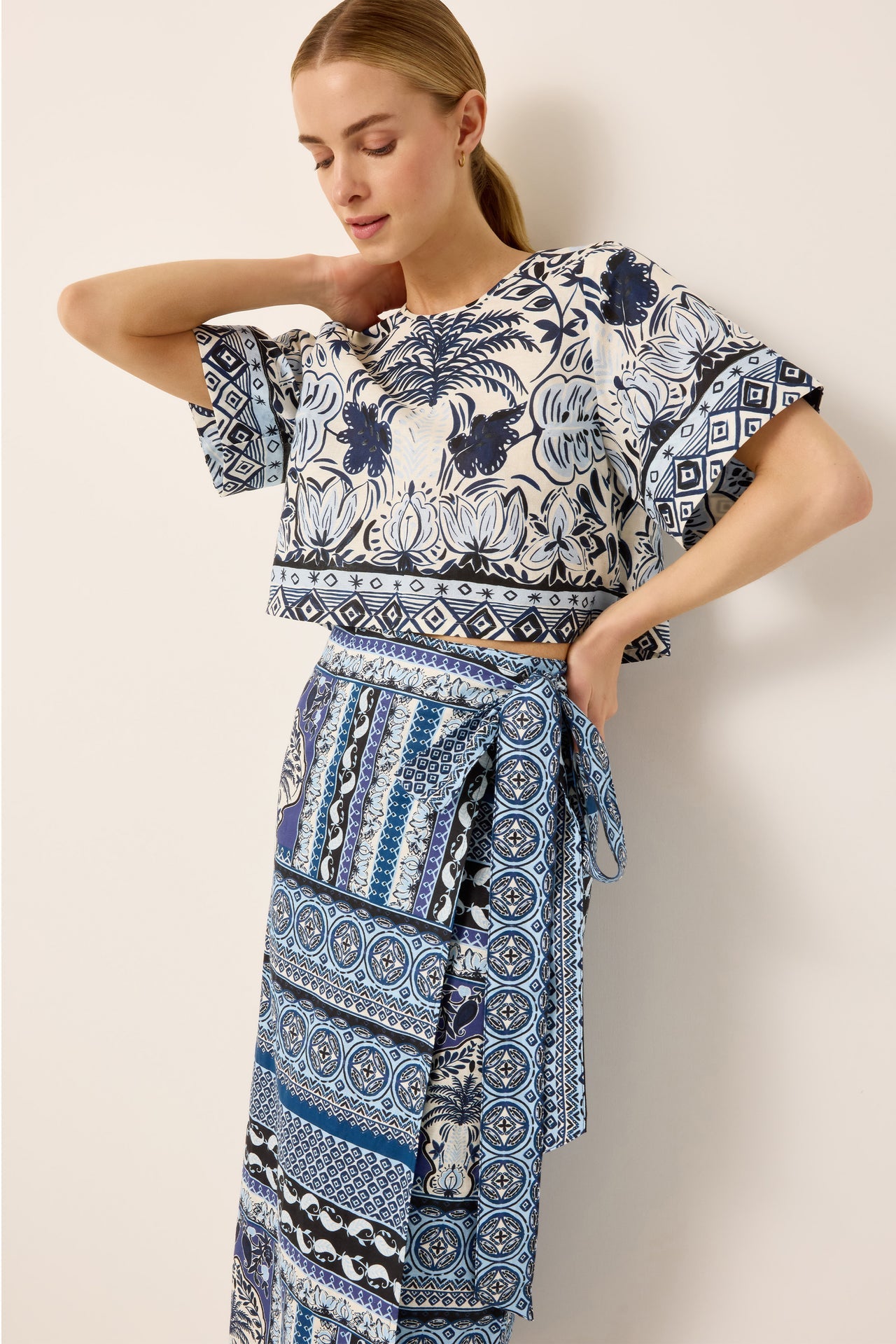 1U15-245-254A-marie-oliver-drew-top-in-tropica-1