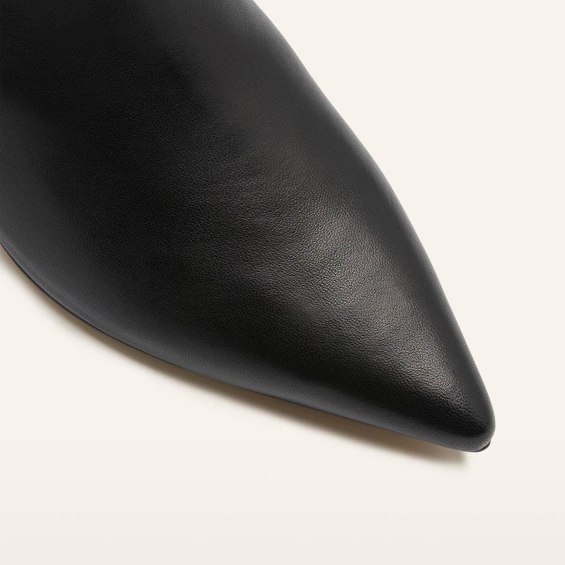 Allegra Fitted Boots in Black