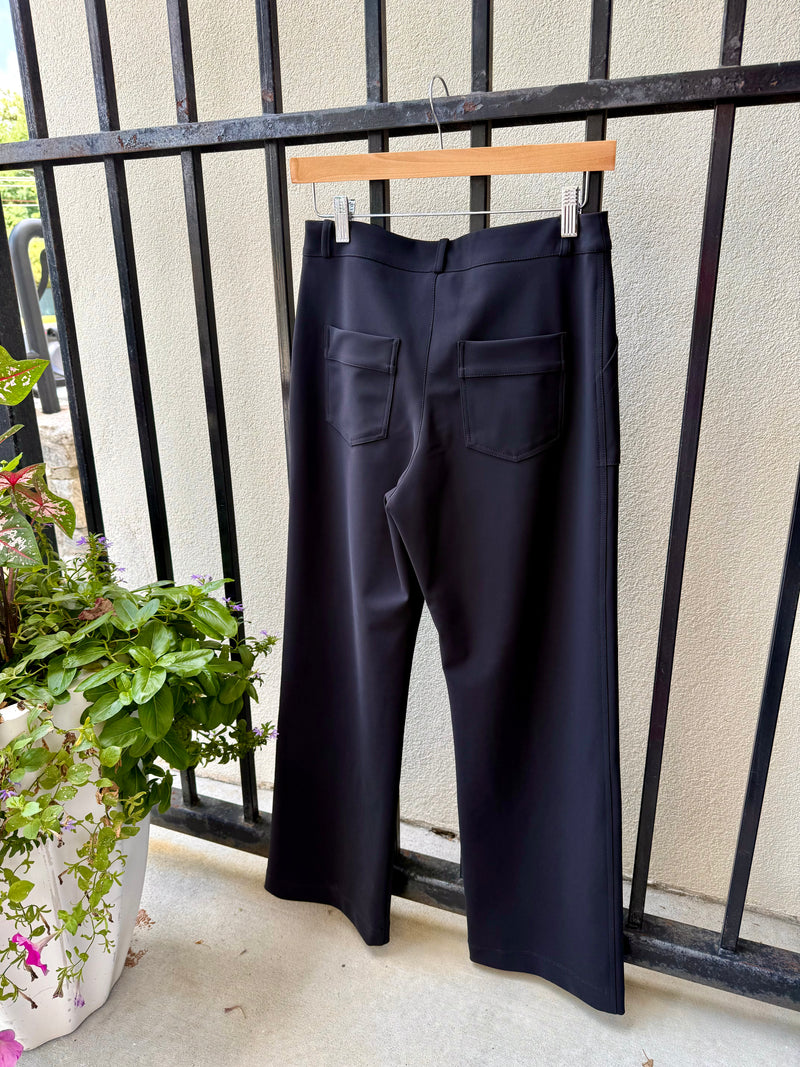 2057-indies-sandra-pant-in-noir-2