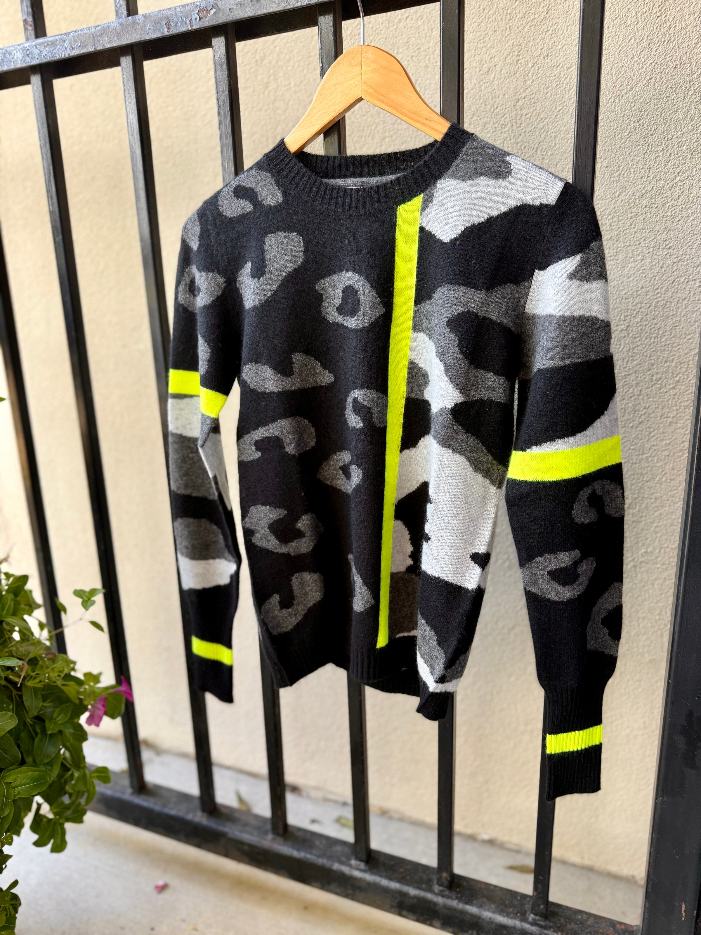 215-lana-sweater-in-leopard-and-neon-yellow-1