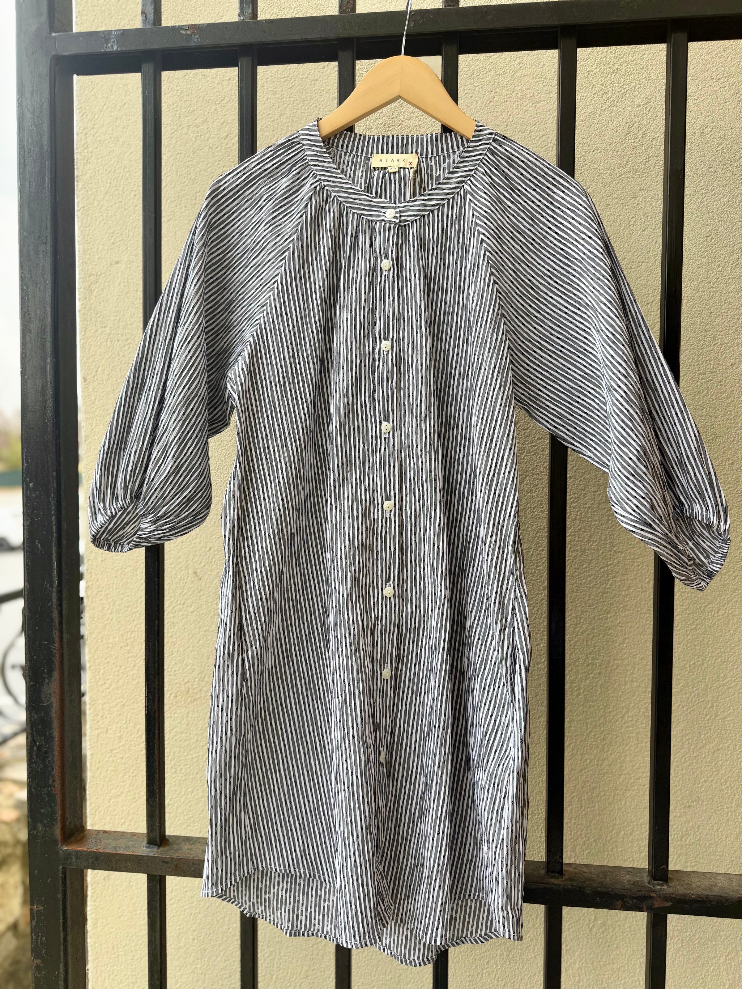 2417X515-starkx-kara-dress-in-black-and-white-1