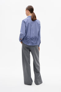 24721-baum-and-pferdgarten-mariel-button-down-shirt-in-mini-blue-check-1