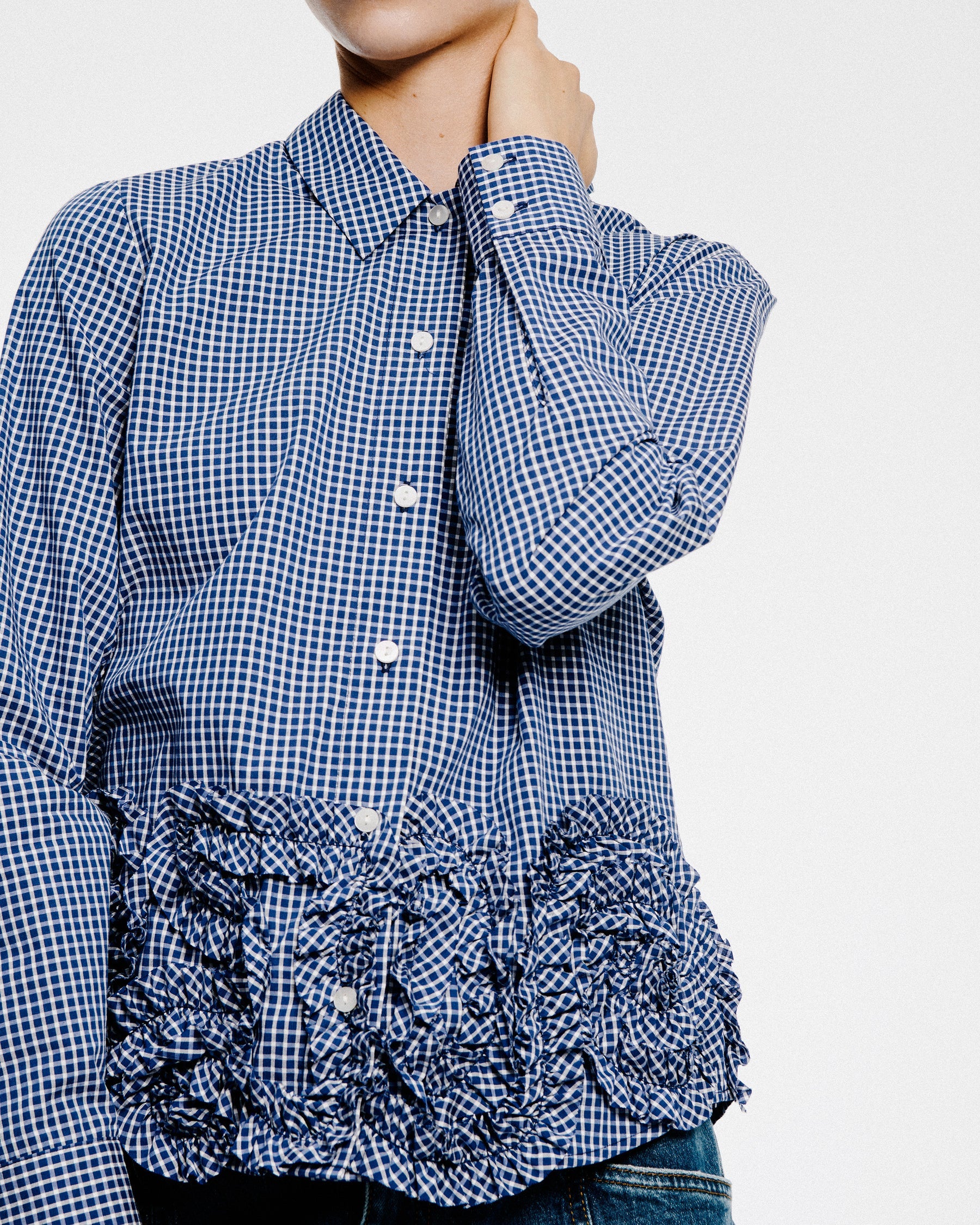 24721-baum-and-pferdgarten-mariel-button-down-shirt-in-mini-blue-check-1