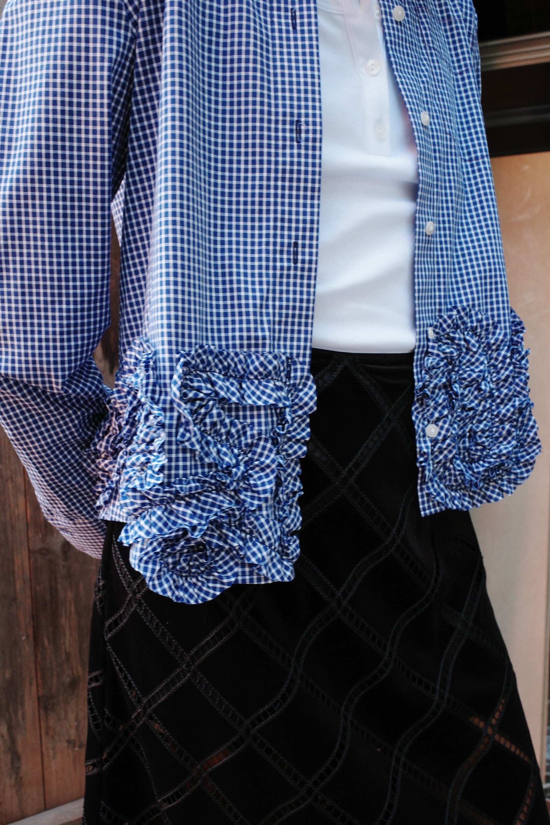 24721-baum-and-pferdgarten-mariel-button-down-shirt-in-mini-blue-check-1