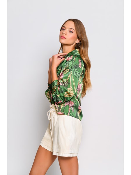 Kodie Blouse in Green Delicate Outline Floral