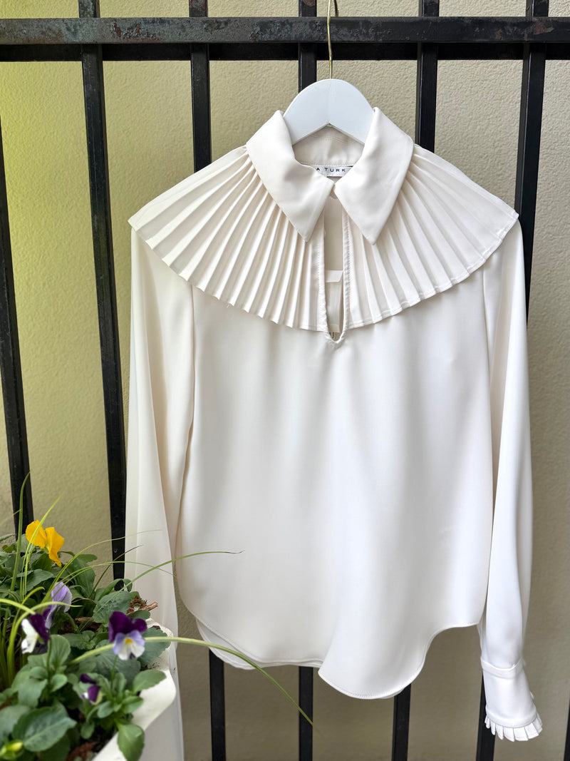 2510100GG1-trina-turk-windmill-top-in-winter-white-1