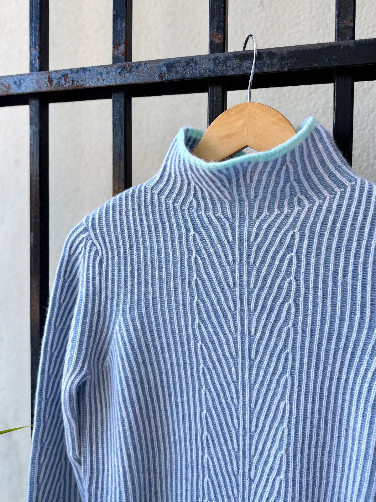 254561-kinross-cashmere-plaited-rib-knit-sweater-in-cove-multi-1