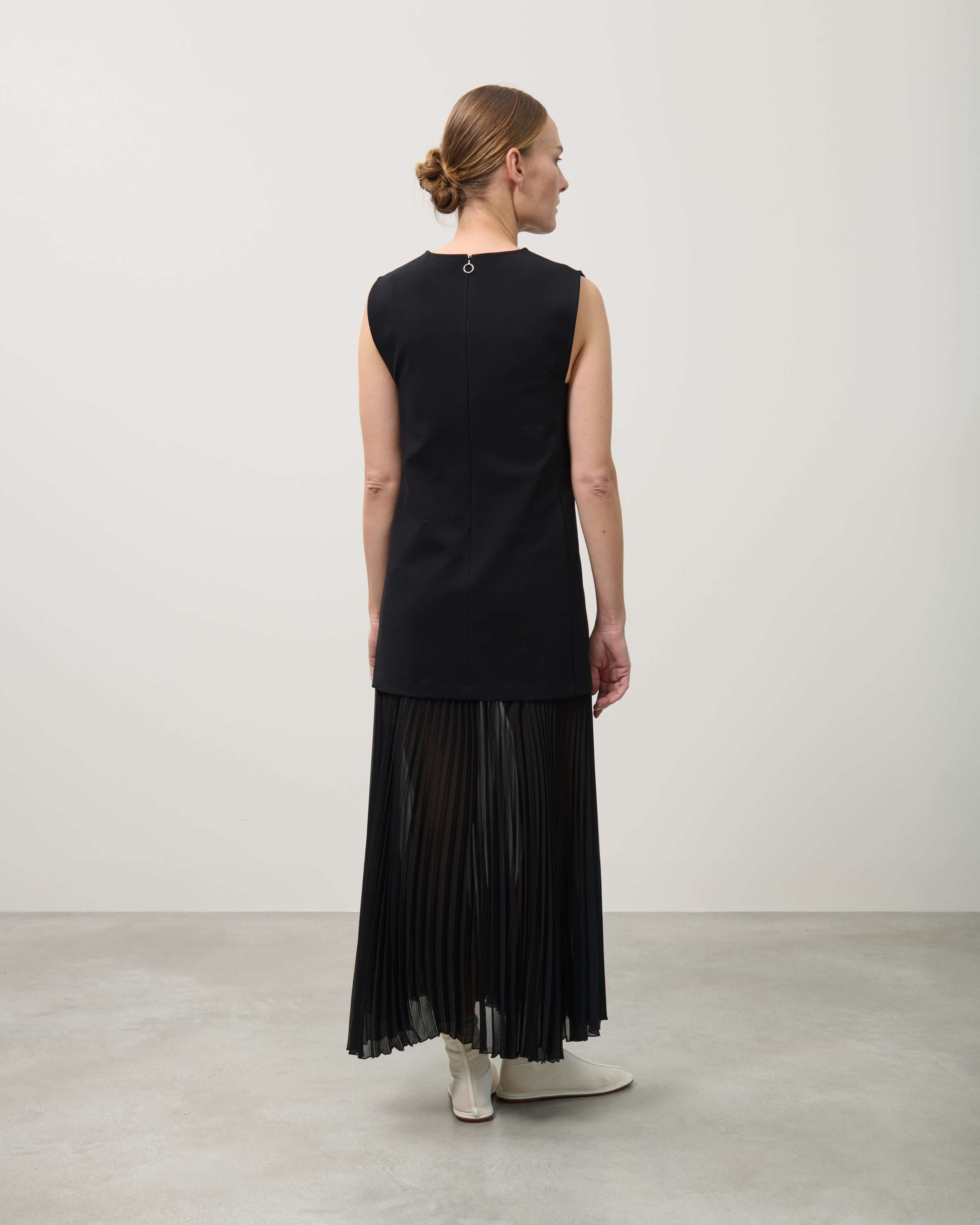 25FA6596TAFEM-beatrice-tessuto-sleeveless-dress-with-pleated-georgette-black-1