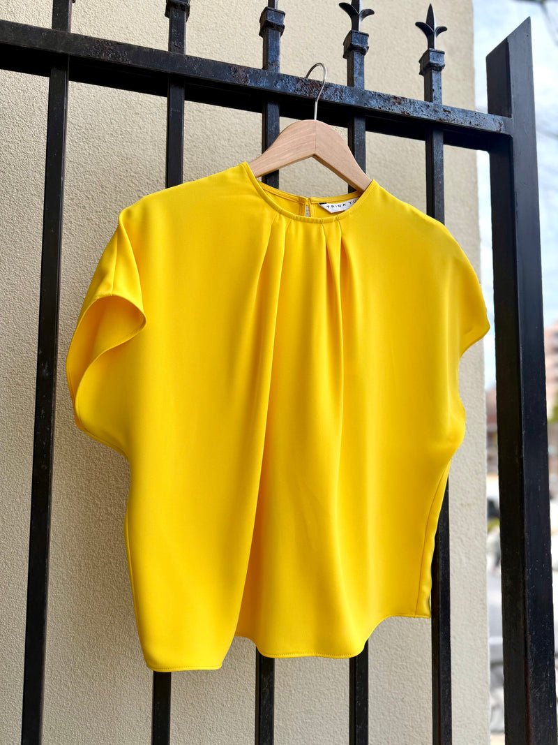 2602114GG1-trina-turk-scodelle-top-in-lambretta-lemon-1