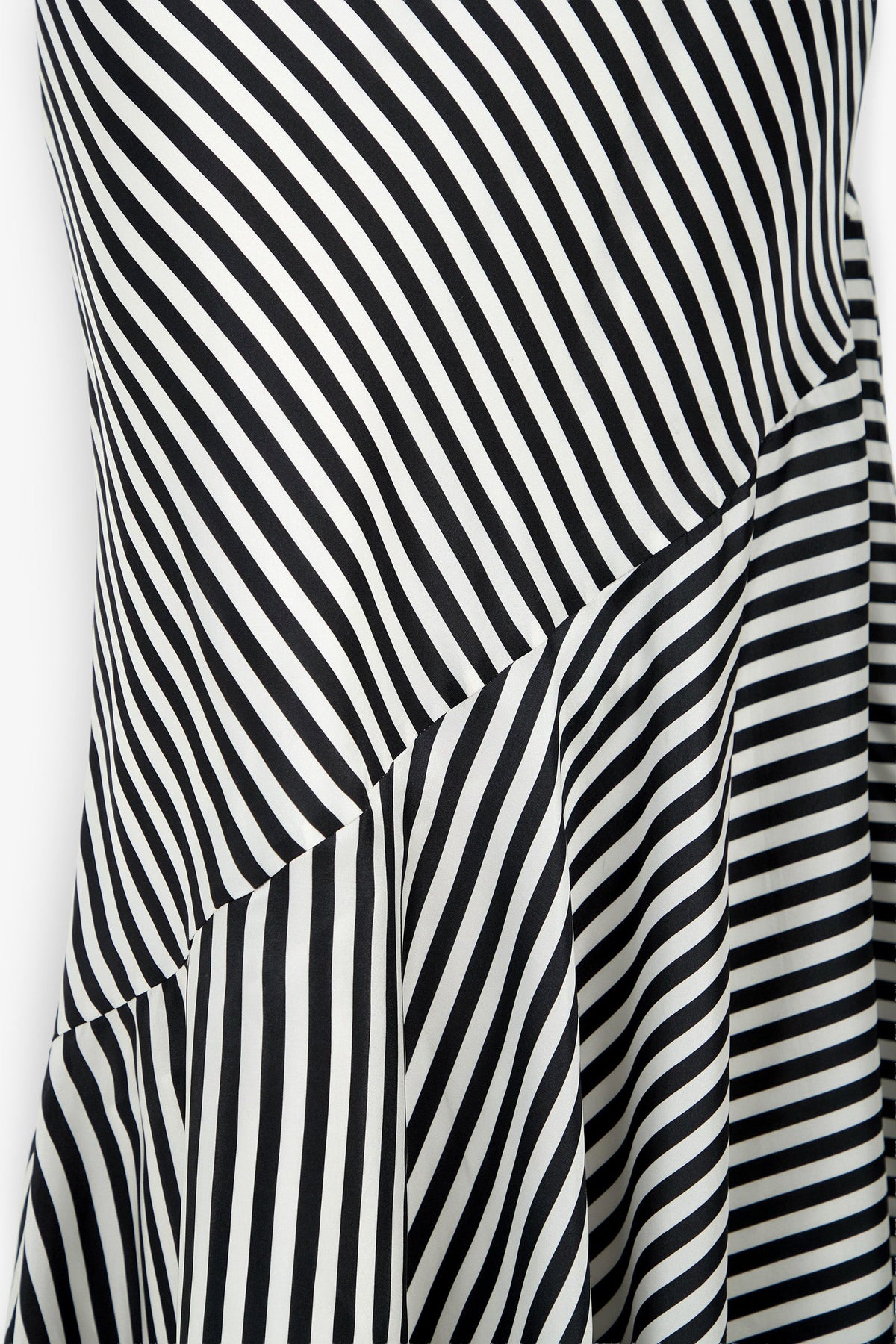 2609319PH1-Trina-Turk-lady-dress-black-winter-white-1