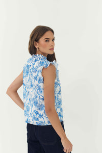 2683-hutch-brenna-top-in-white-blue-inked-chinoiserie-1