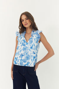 2683-hutch-brenna-top-in-white-blue-inked-chinoiserie-1