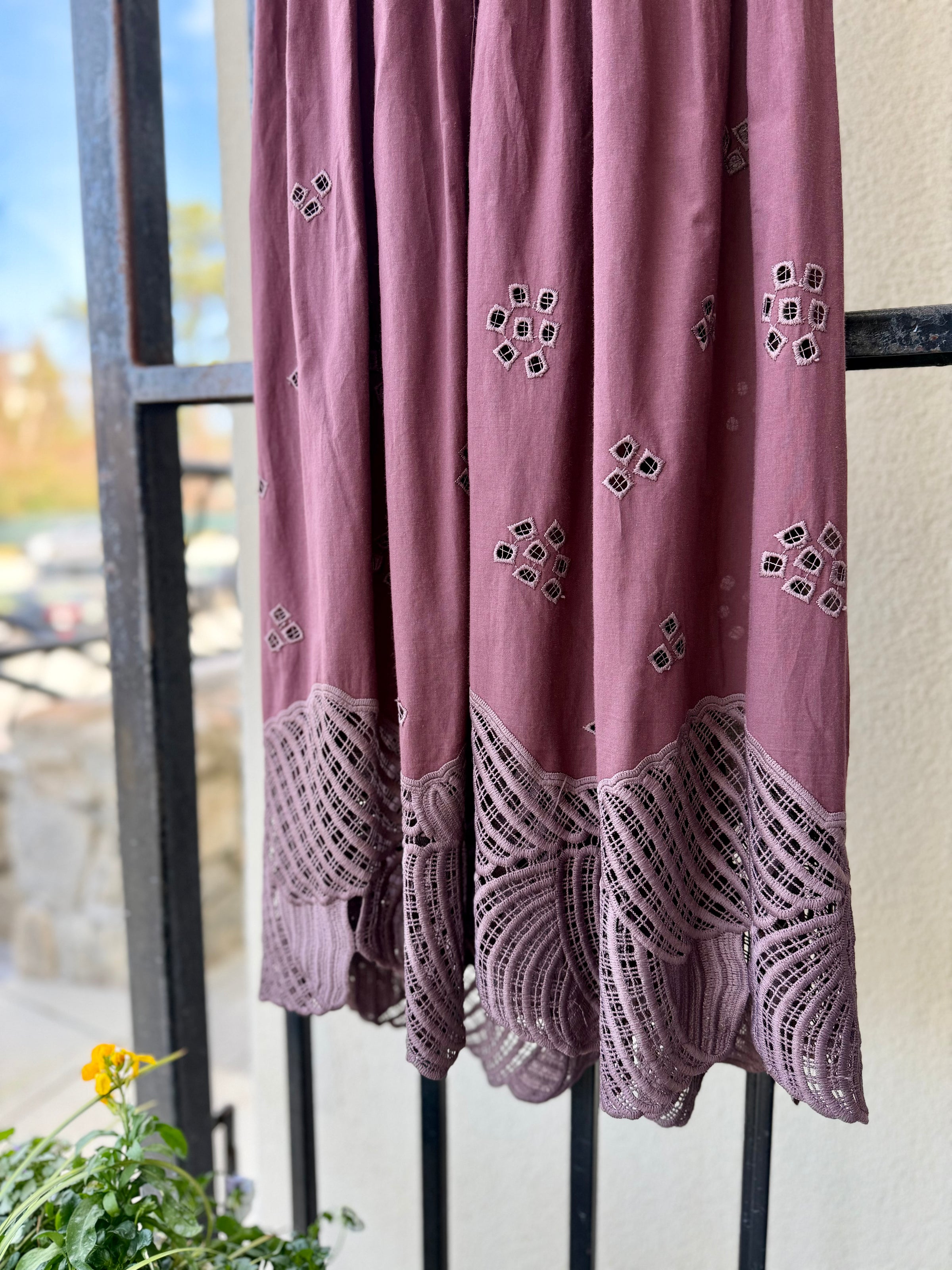 26FE6675RI918-beatrice-embroidered-shirt-dress-in-burgundy-1