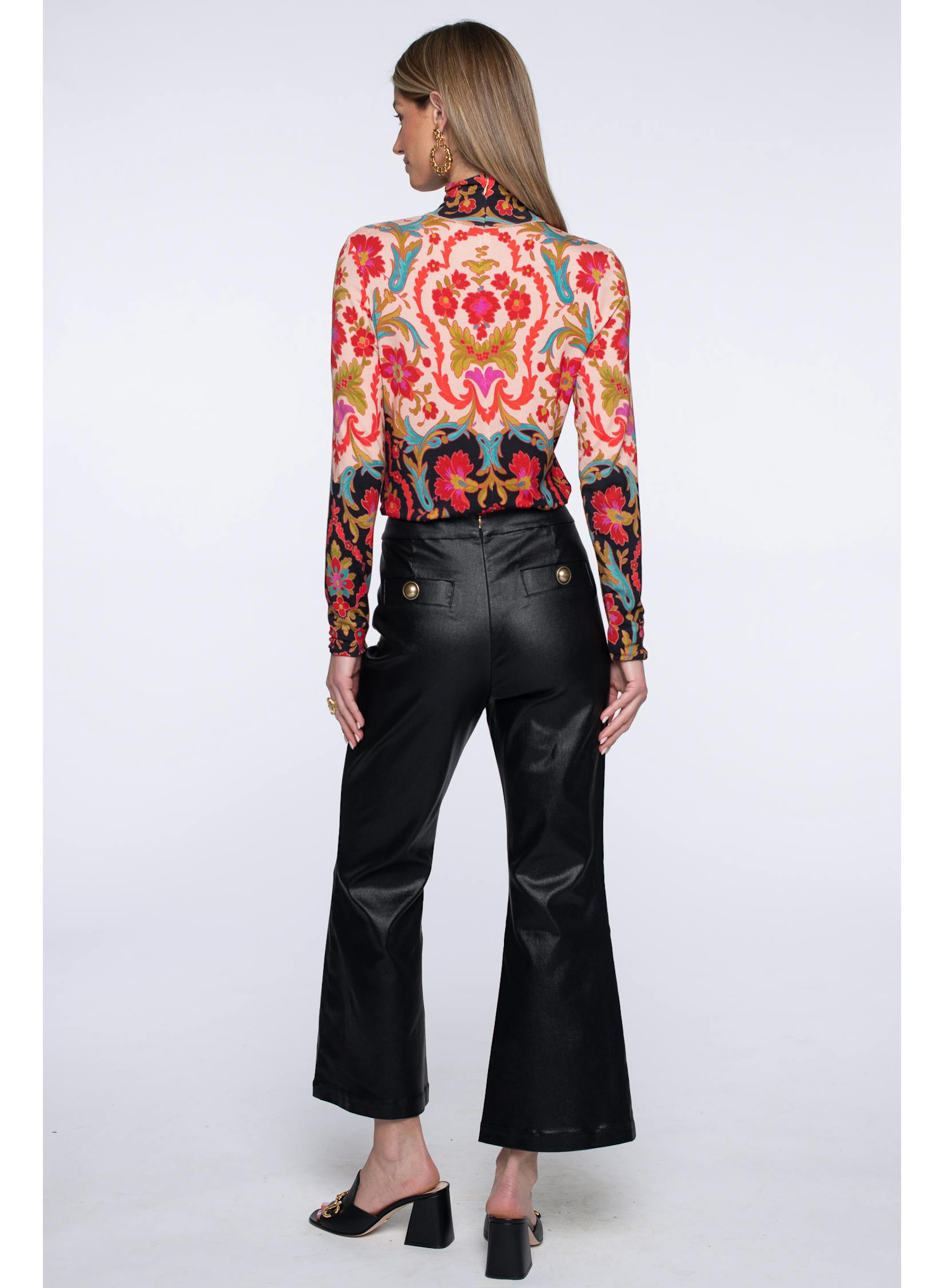 292339-eizabeth-james-top-in-grand-tapestry-1