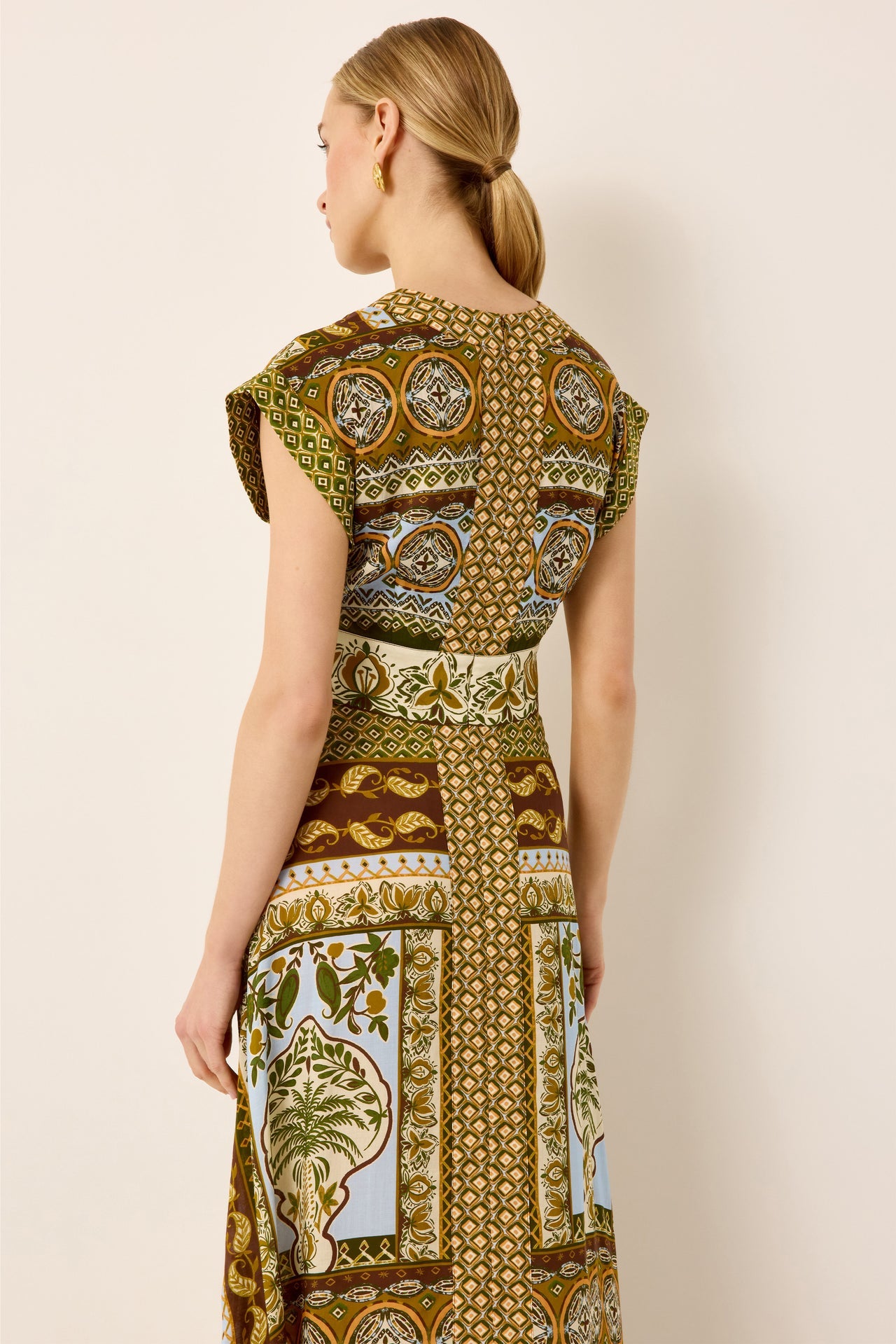 2A18-403-277B-marie-oliver-ashton-dress-in-mirage-1