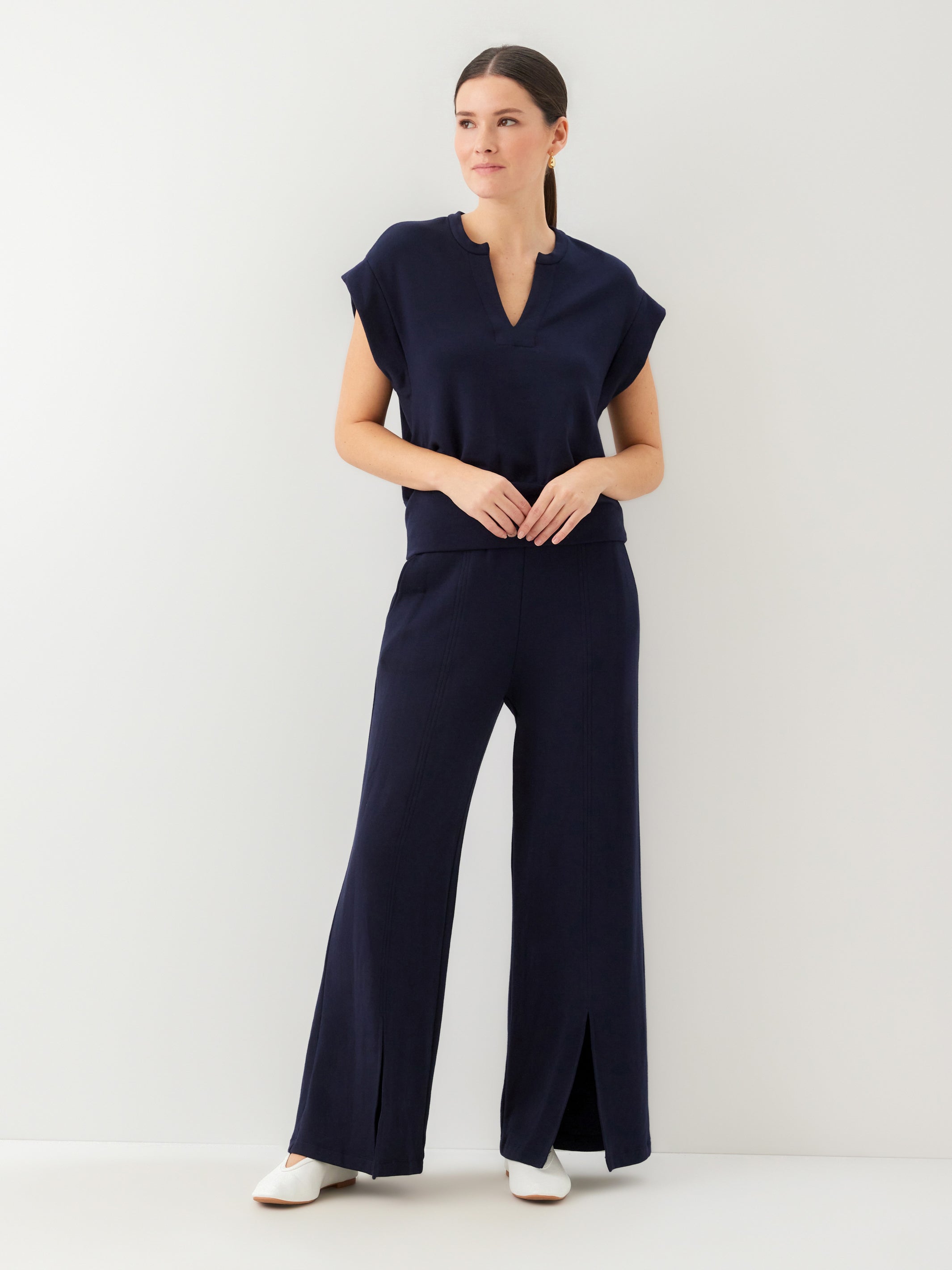 2F24019-fifteen-twenty-morgan-v-neck-top-in-navy-1