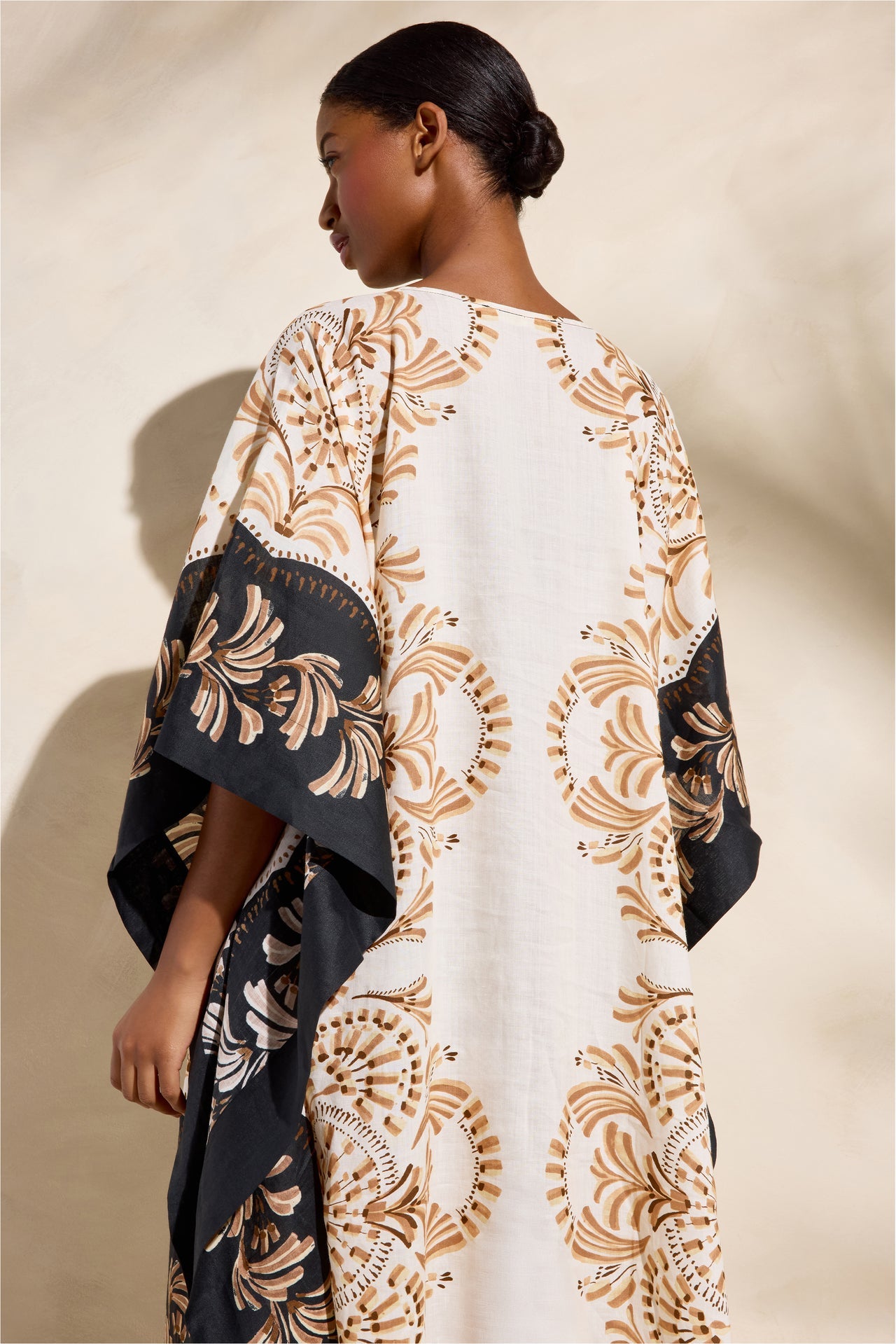 2M24-361-254-marie-oliver-maddox-caftan-in-rosace-1