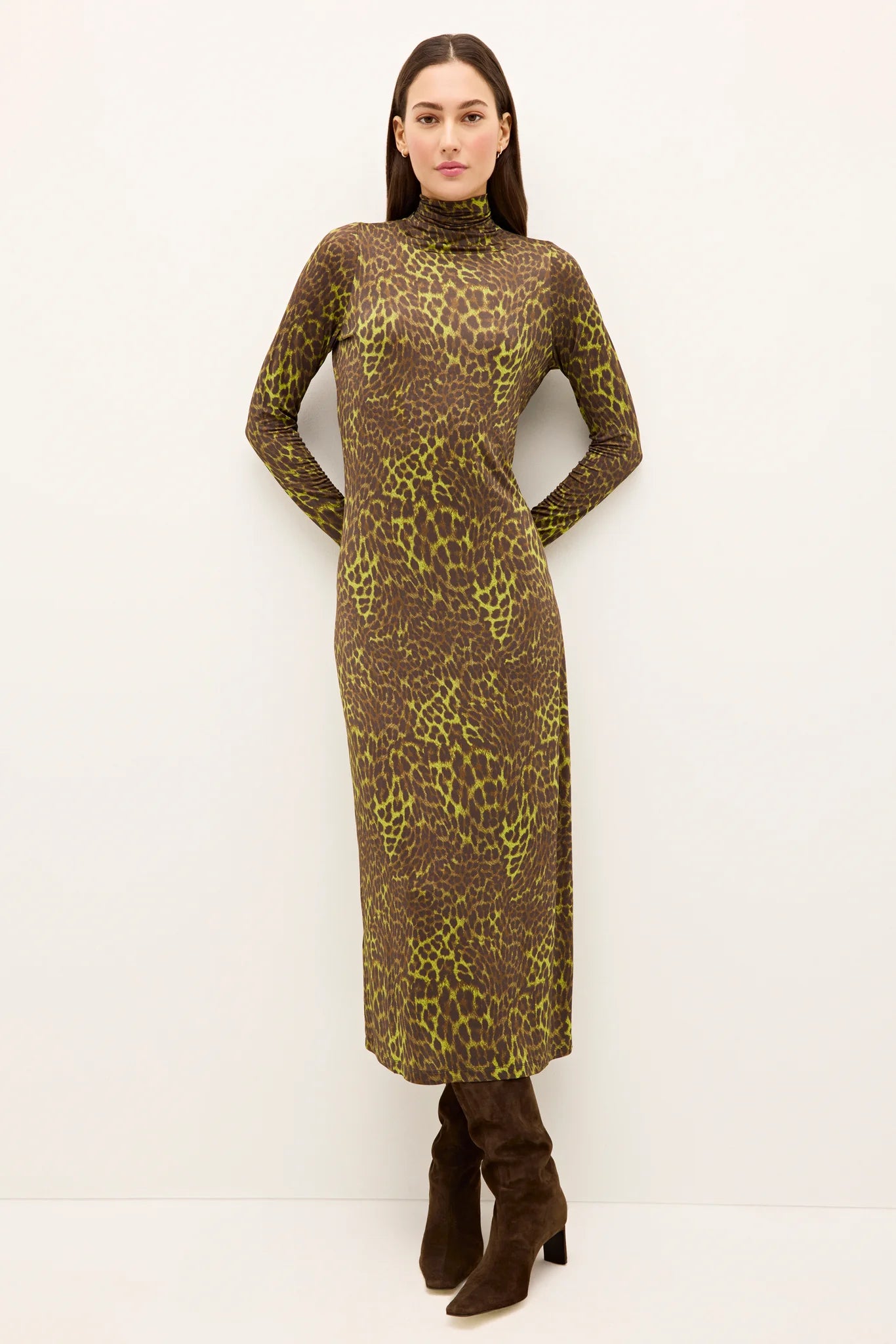 2P13-180-274A-marie-oliver-paxton-dress-in-grasslands-1