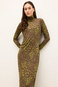 2P13-180-274A-marie-oliver-paxton-dress-in-grasslands-2