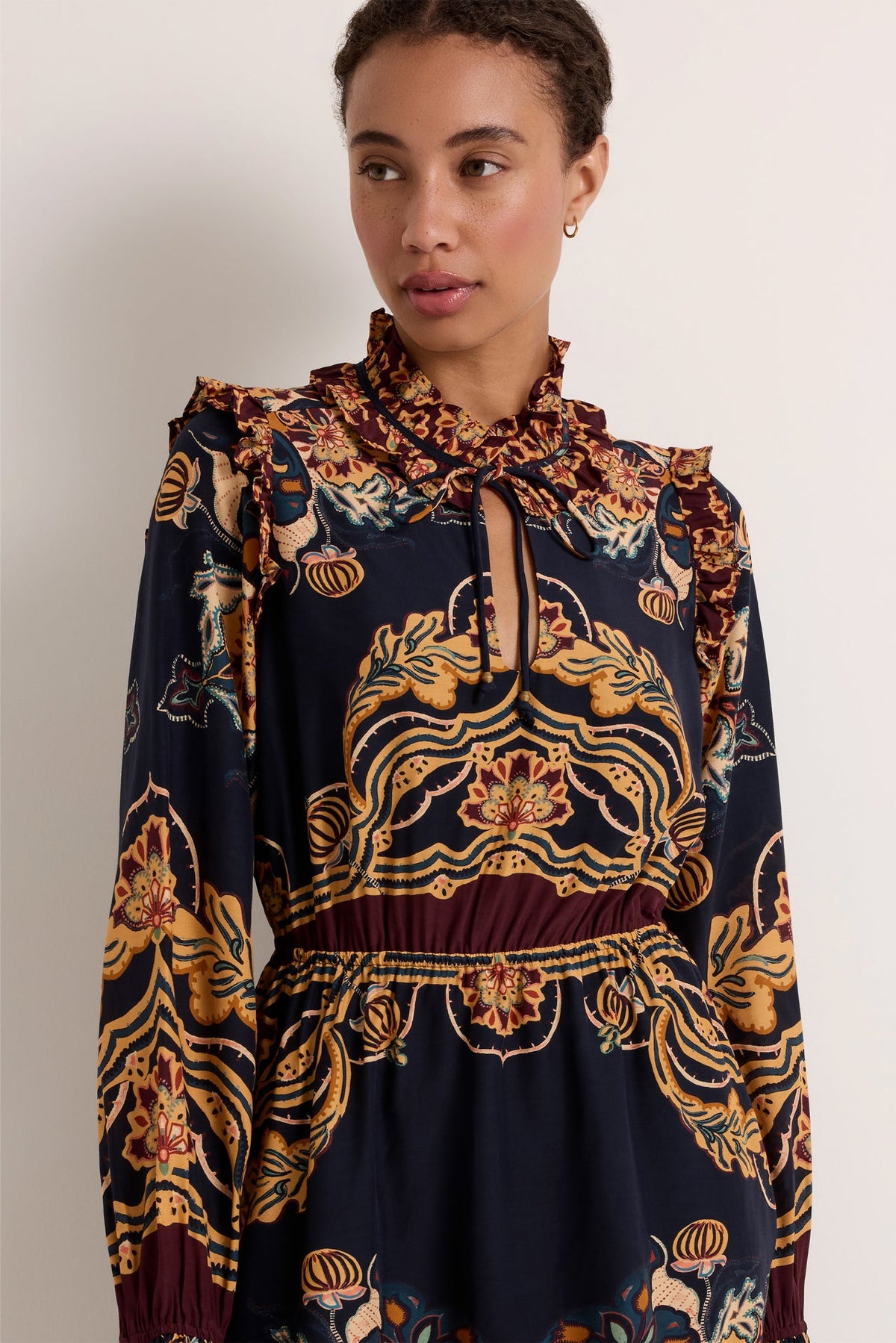 2T25-109B-240-Marie-Oliver-thalia-dress-lasso-1