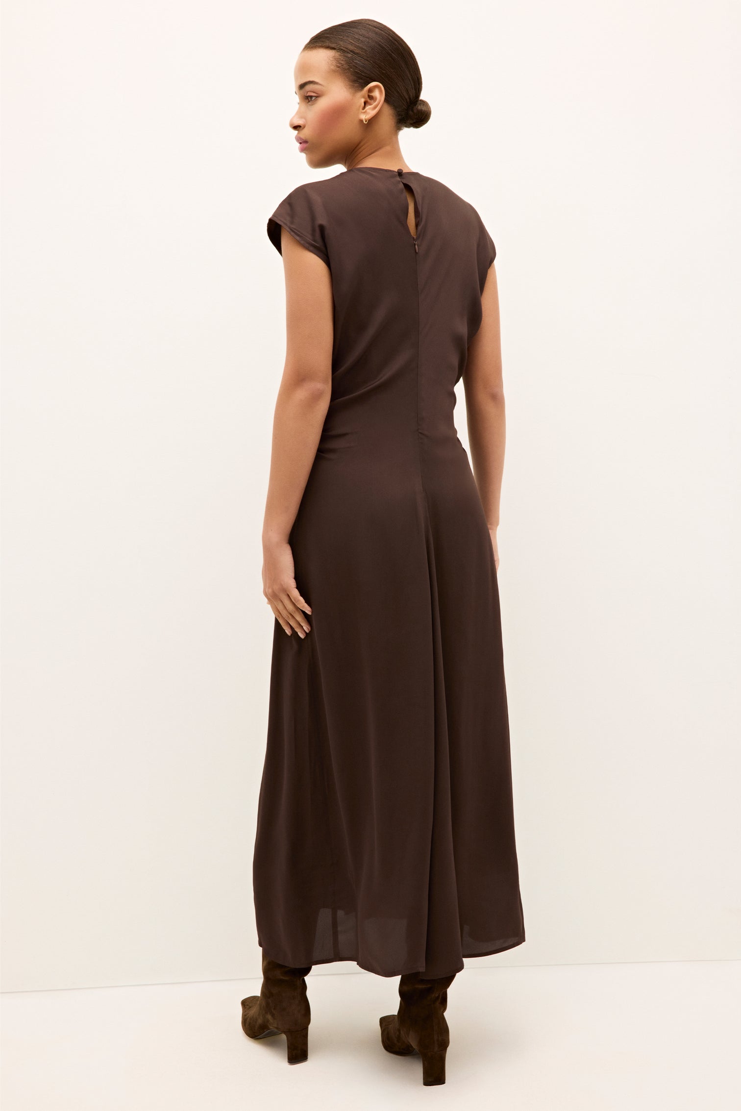 2Z20-143-192-marie-oliver-zuri-dress-java-1