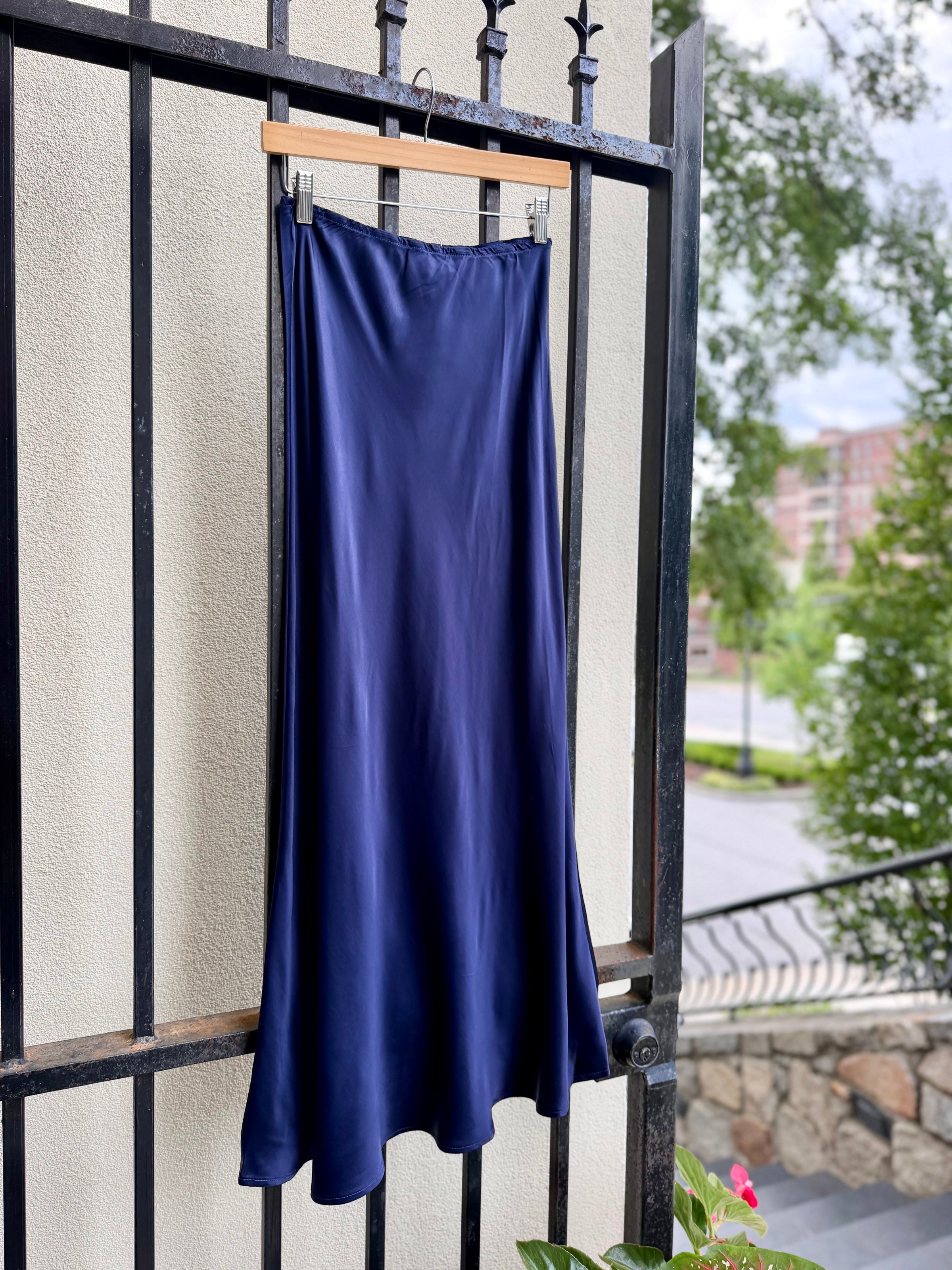 3221XSIL-stark-x-farrah-skirt-in-navy-1