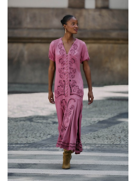 344401-farm-rio-richilieu-maxi-dress-in-pink-1