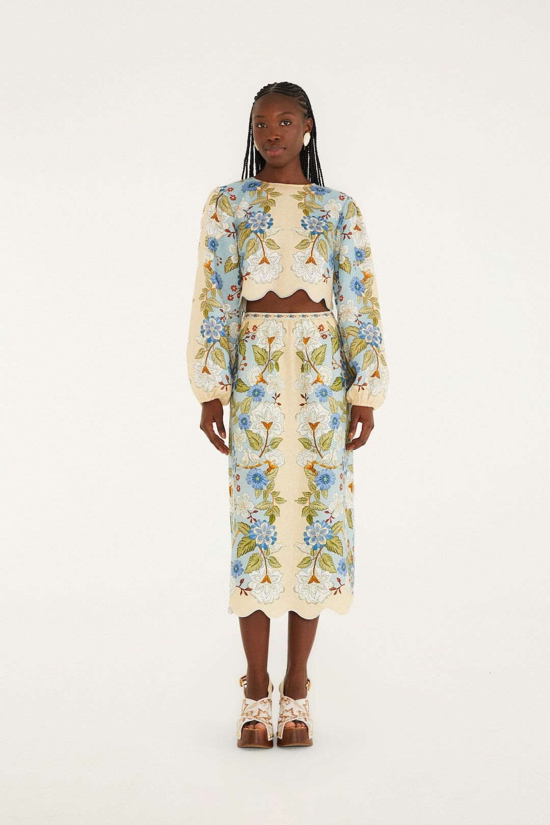 350502-farm-rio-euroflax-premium-linen-blouse-in-garden-scarf-blue-1