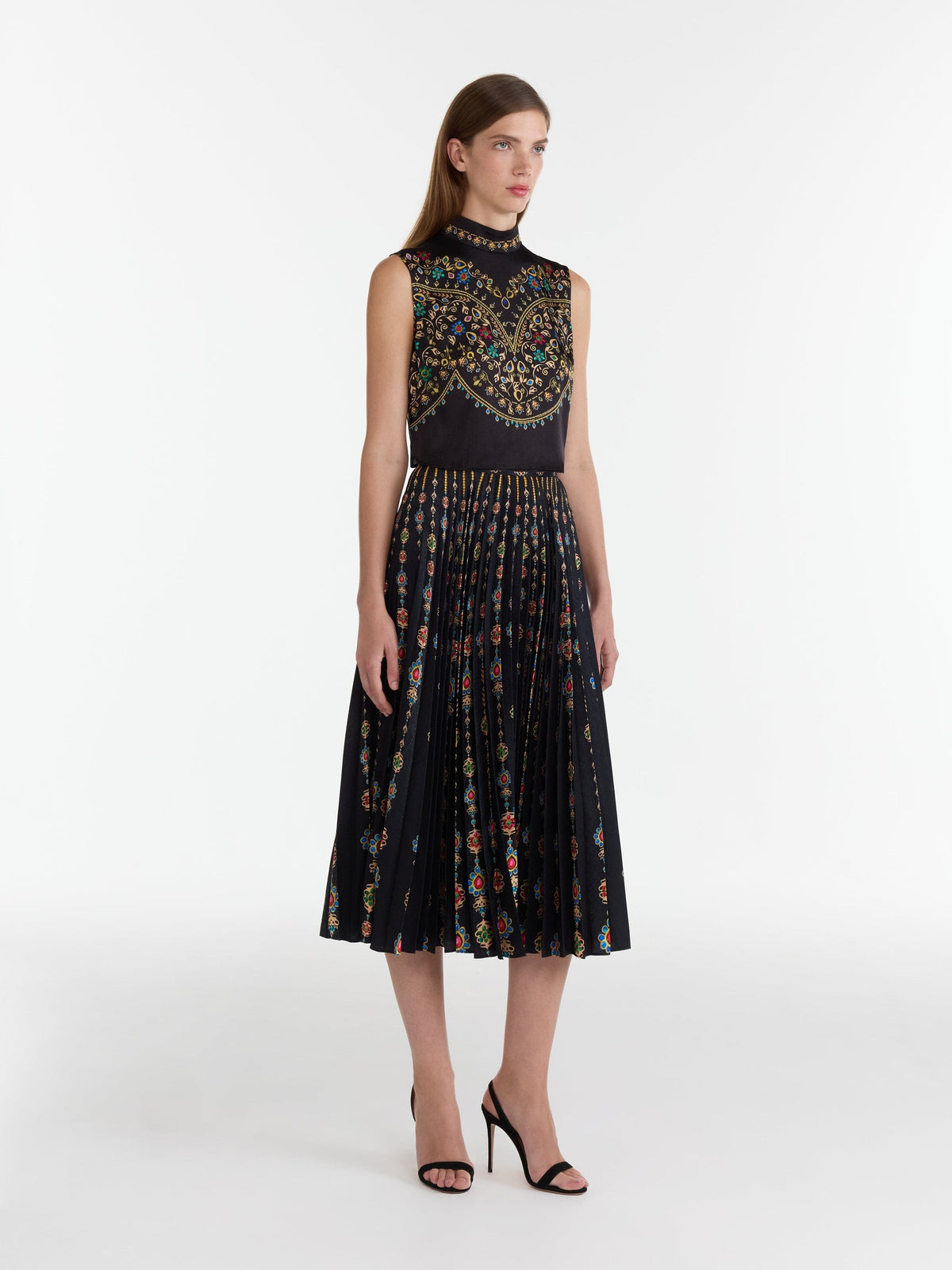 3613-saloni-ren-top-in-pendant-border-1