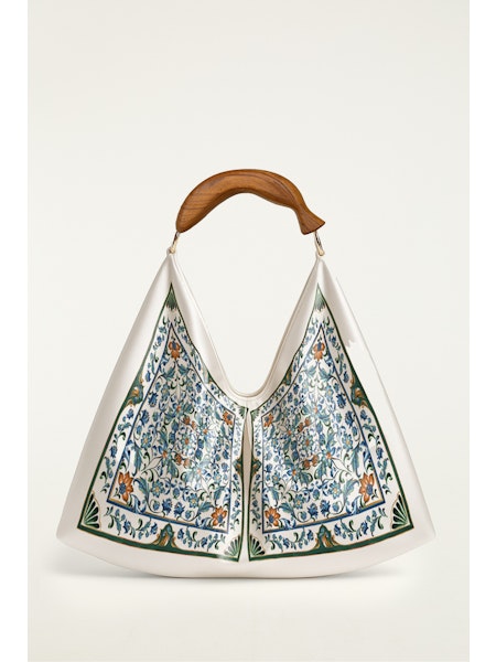 362842-farm-rio-medium-scarf-tote-bag-in-flora-tile-1