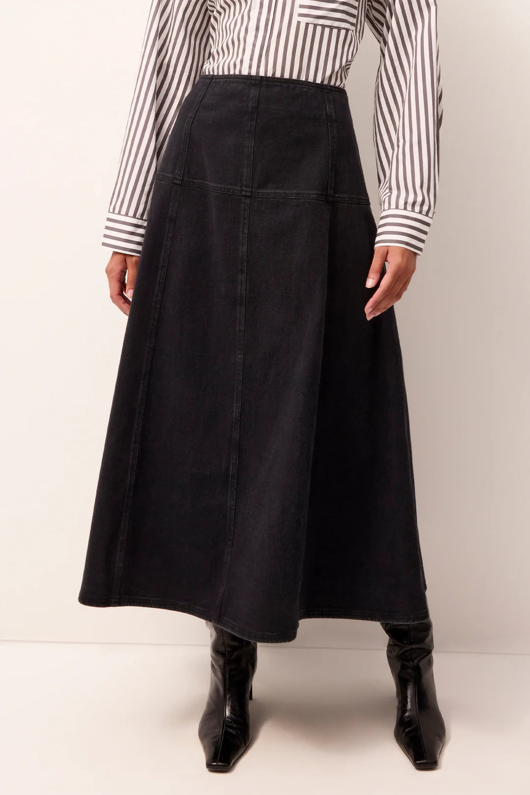 3Y2-322GWD5-marie-oliver-yuko-skirt-in-pavement-2