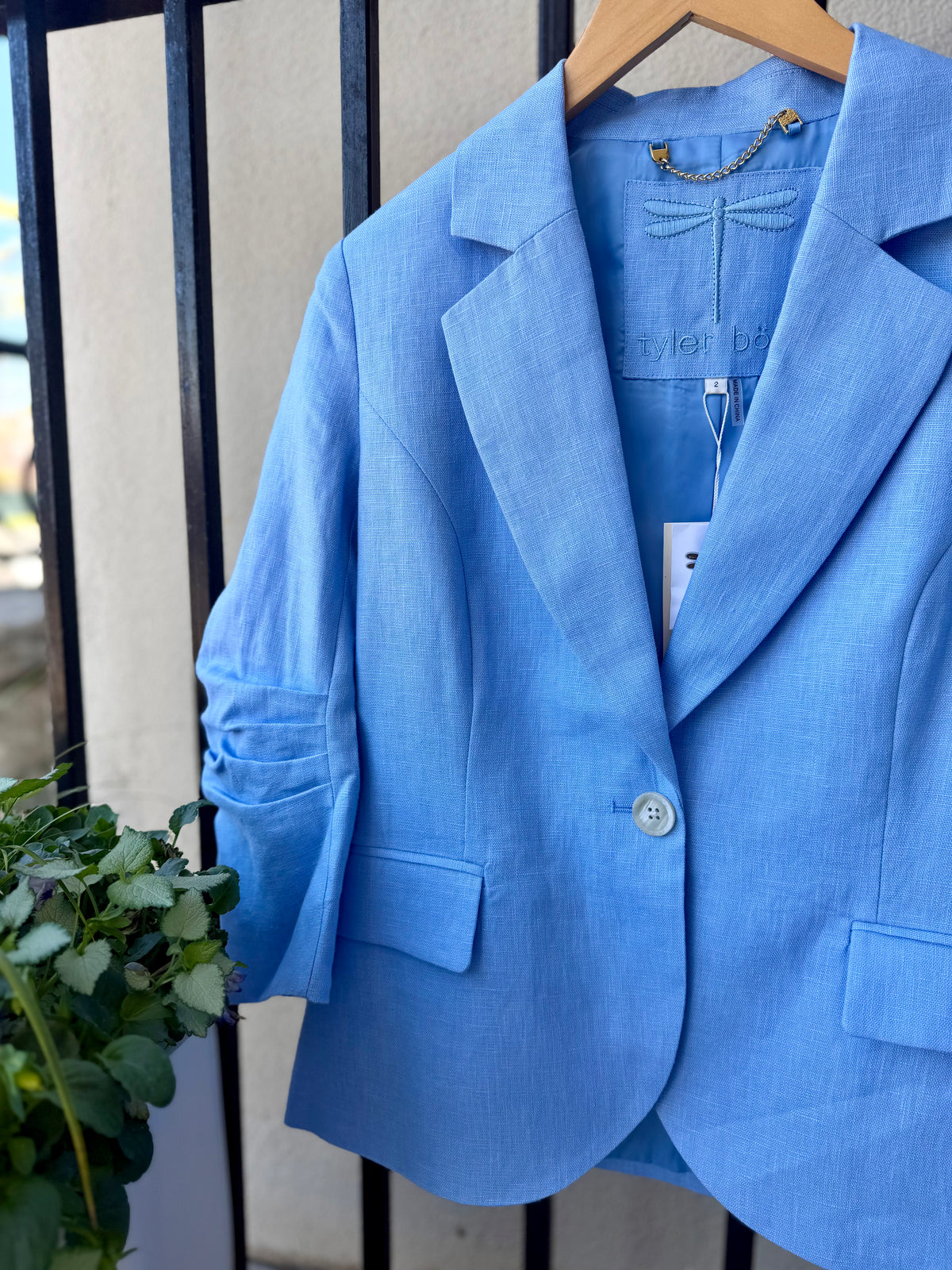 41003EE-tyler-böe-taylor-linen-blazer-in-vista-blue-1