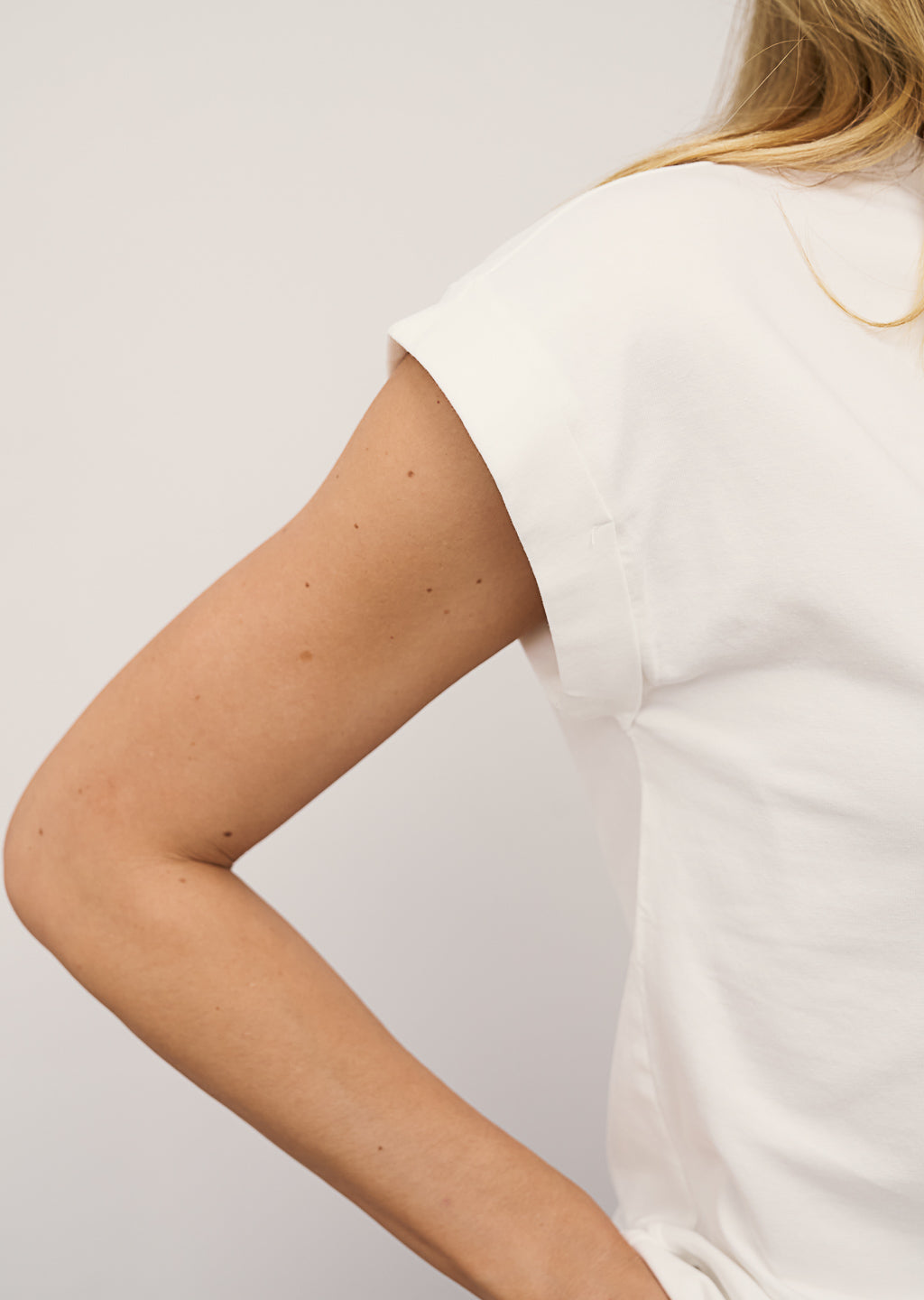 412502-0039-italy-tisha-tee-in-white-1