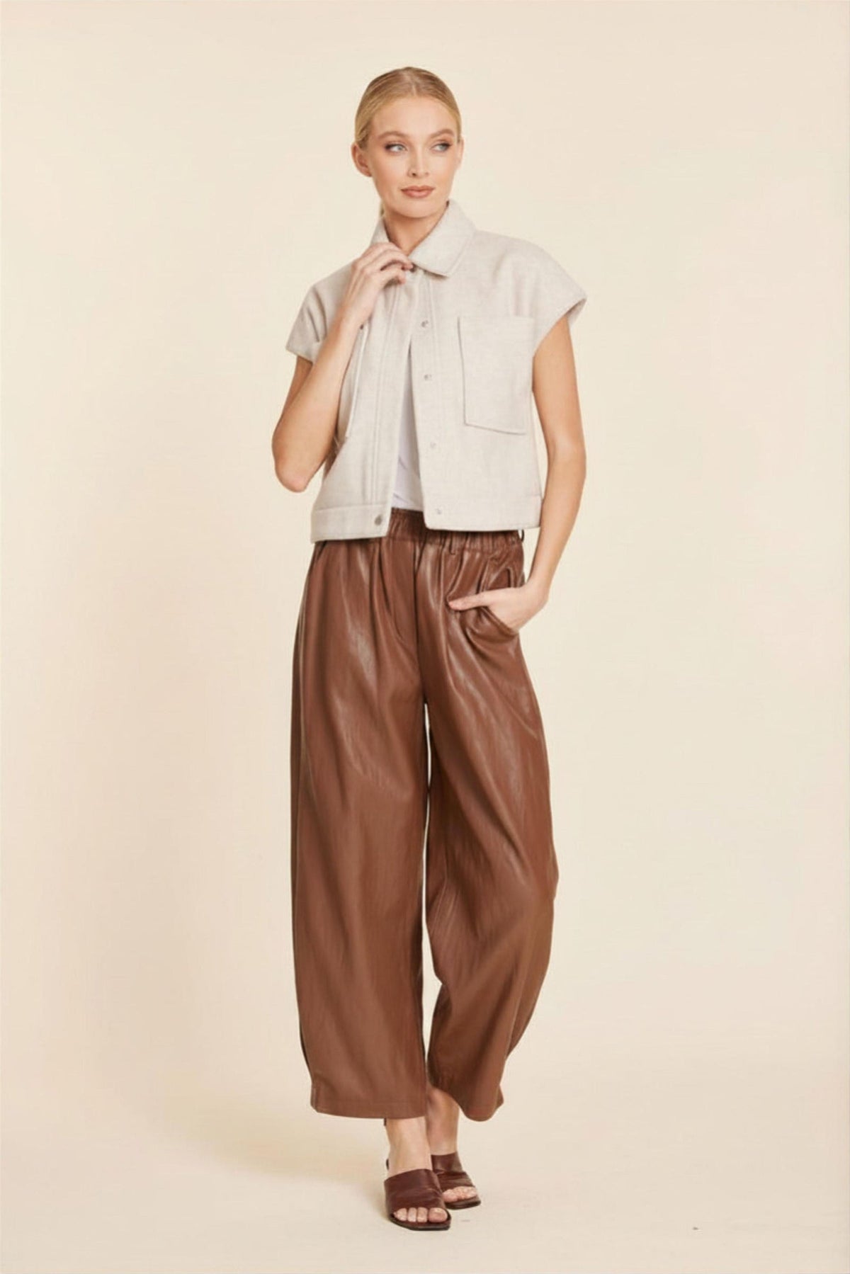 488-dolce-cabo-two-pocket-vest-in-oatmeal-1