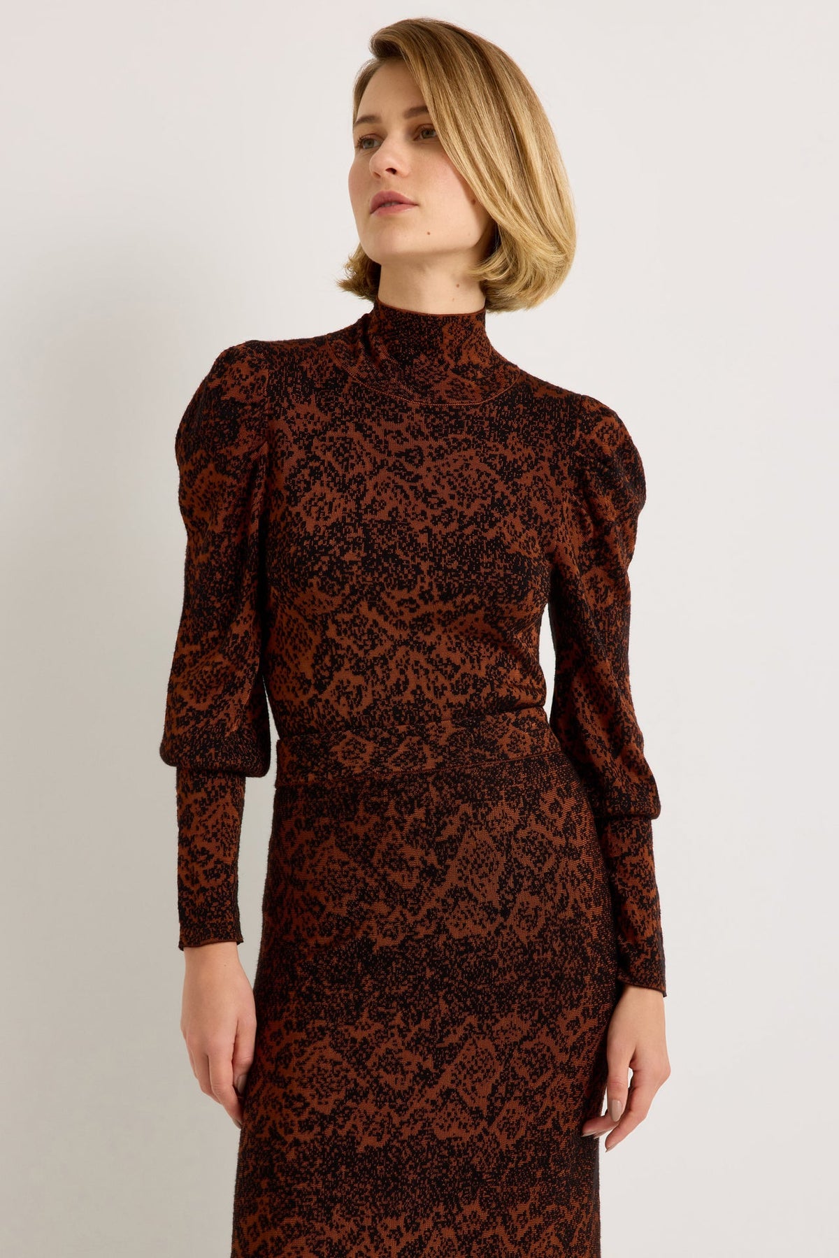 5015-394-601D-marie-oliver-shiloh-skirt-in-oxide-1