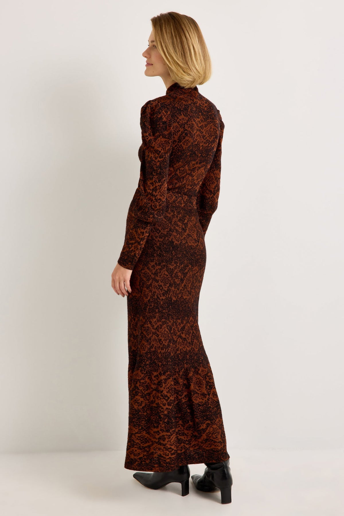 5015-394-601D-marie-oliver-shiloh-skirt-in-oxide-1