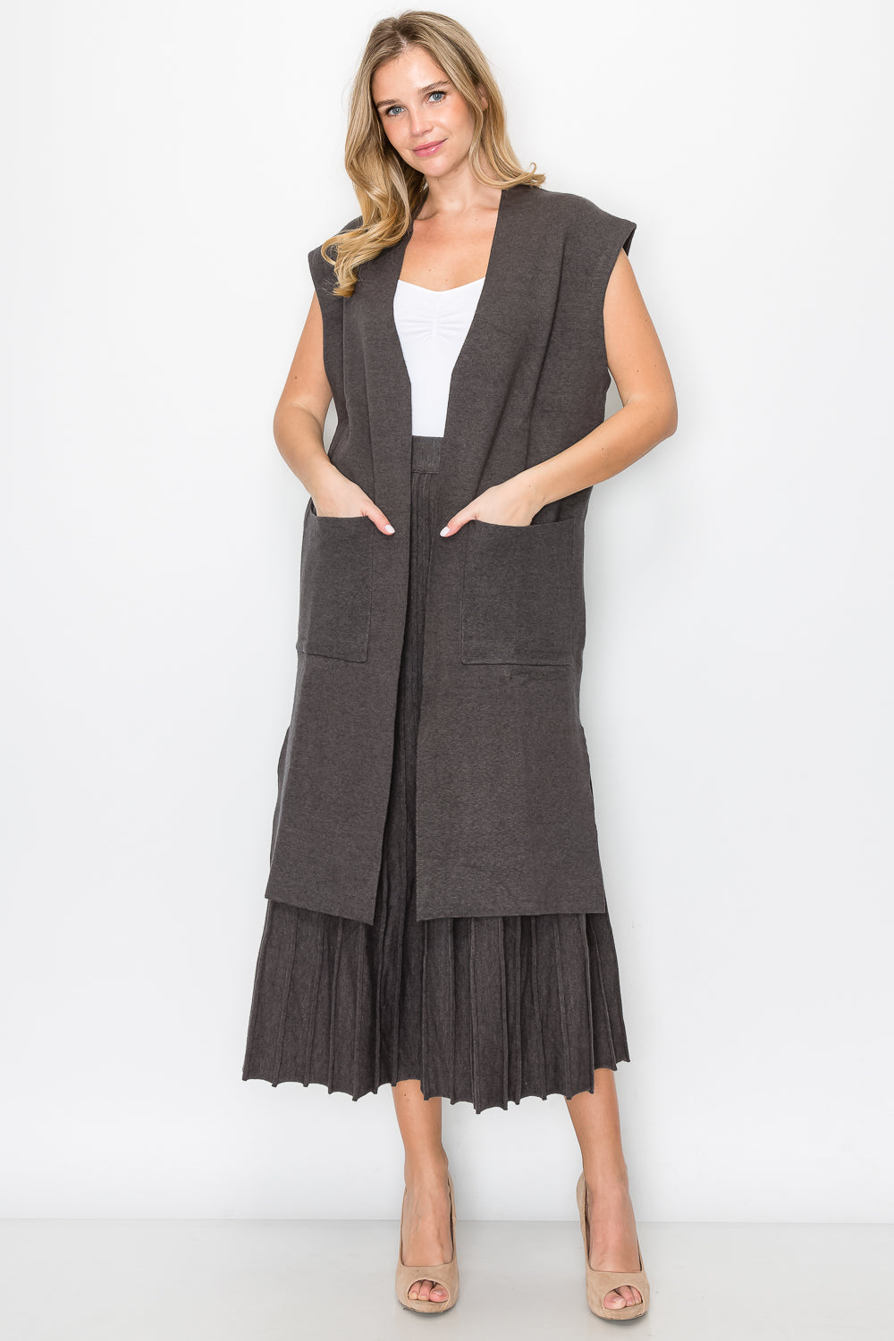 Sarie Knitted Sweater Vest in Charcoal
