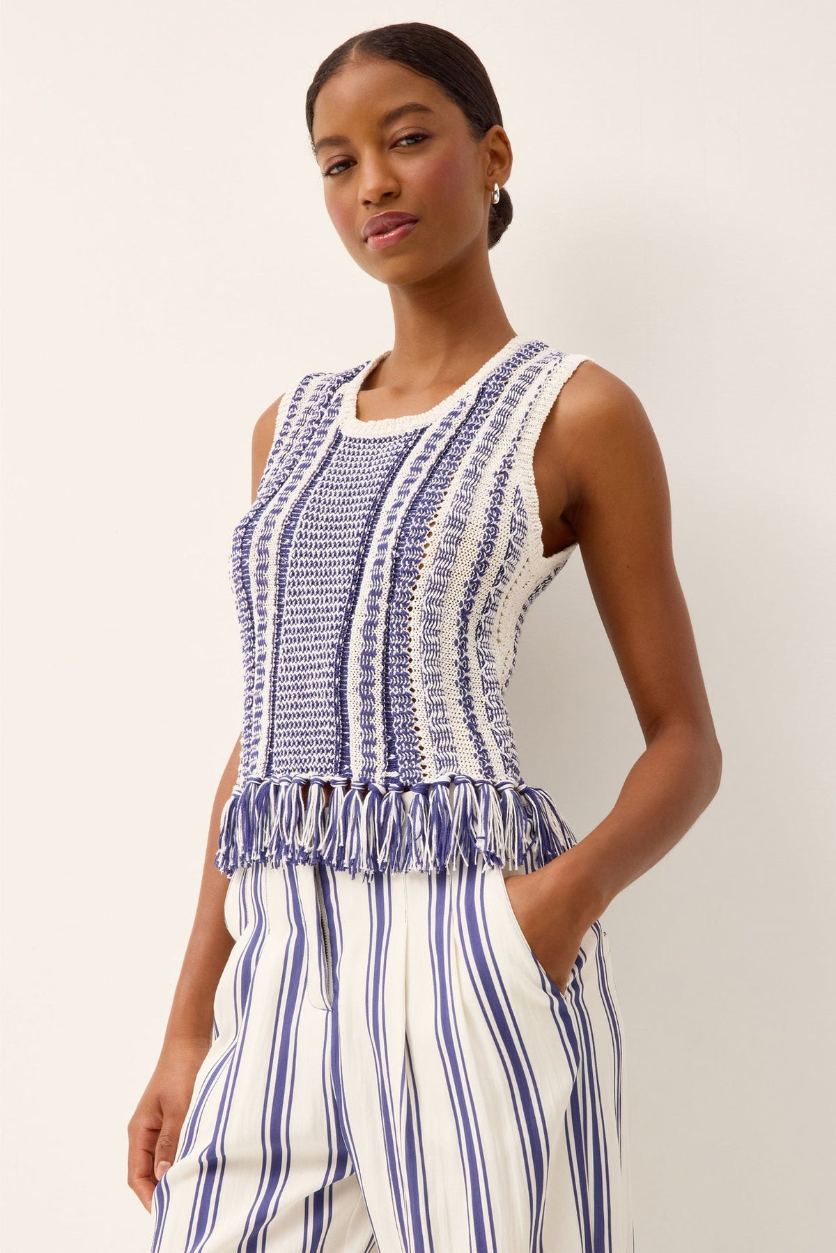 545T-218-432-marie-oliver-collins-tank-in-deckhand-2